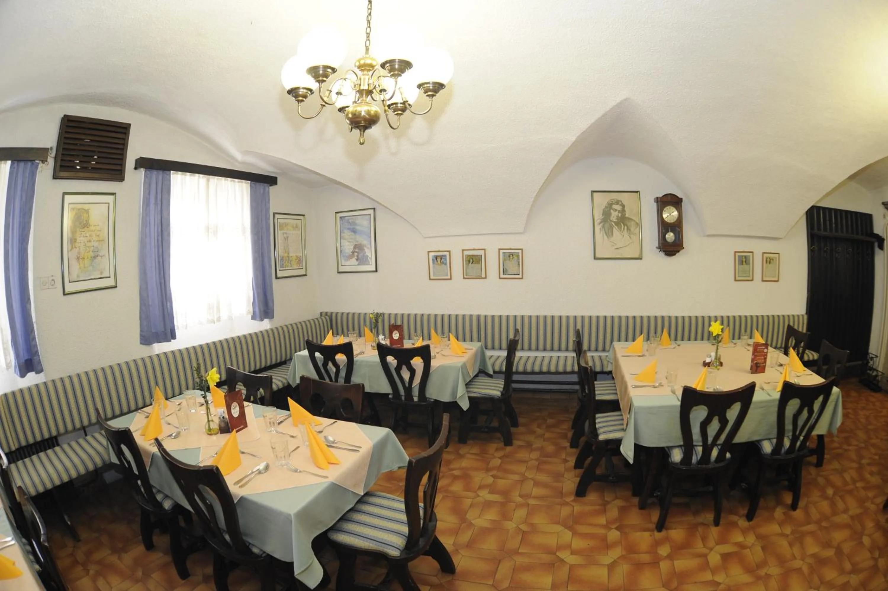 Restaurant/places to eat in Guesthouse Stari Mayr