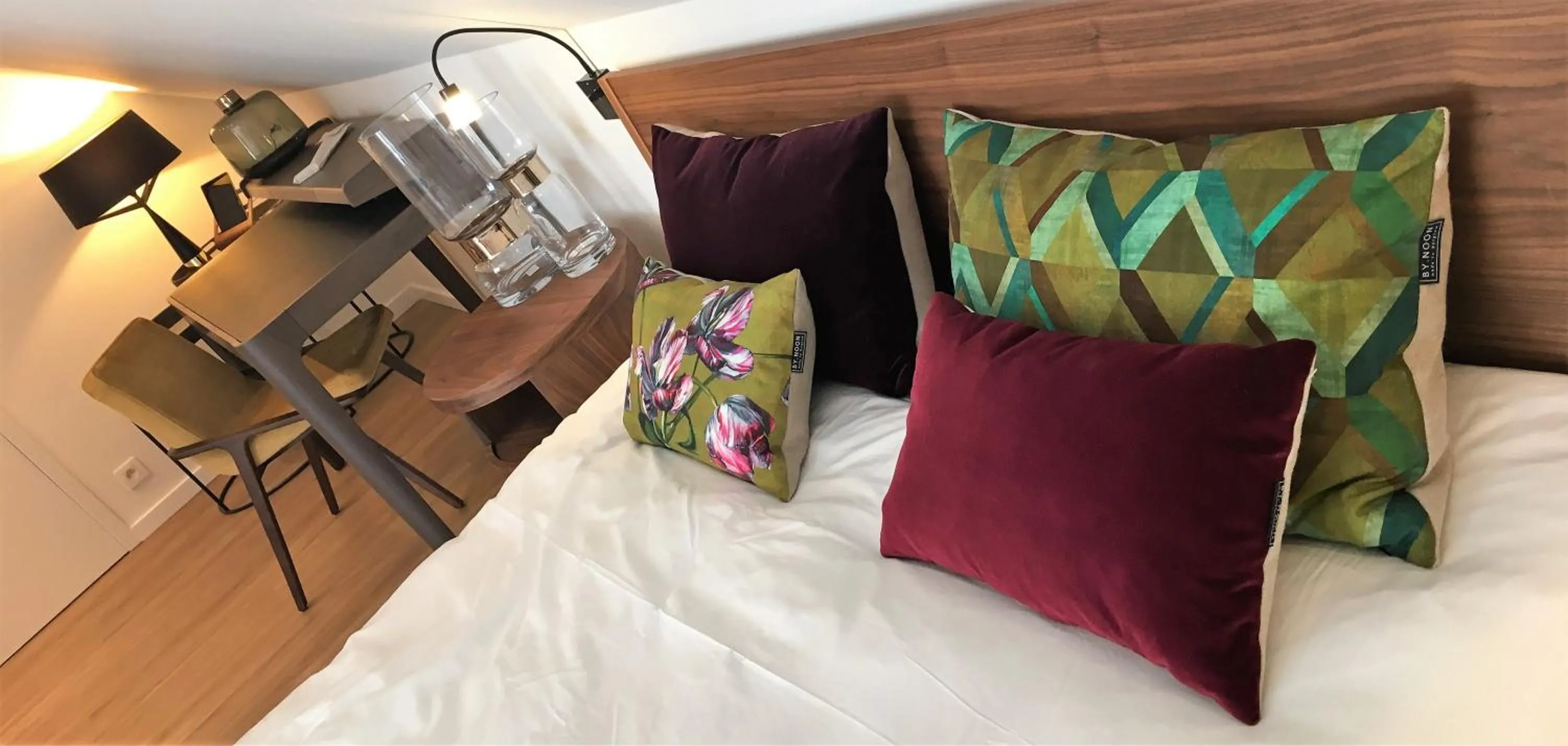 On site, Bed in akemi b&b