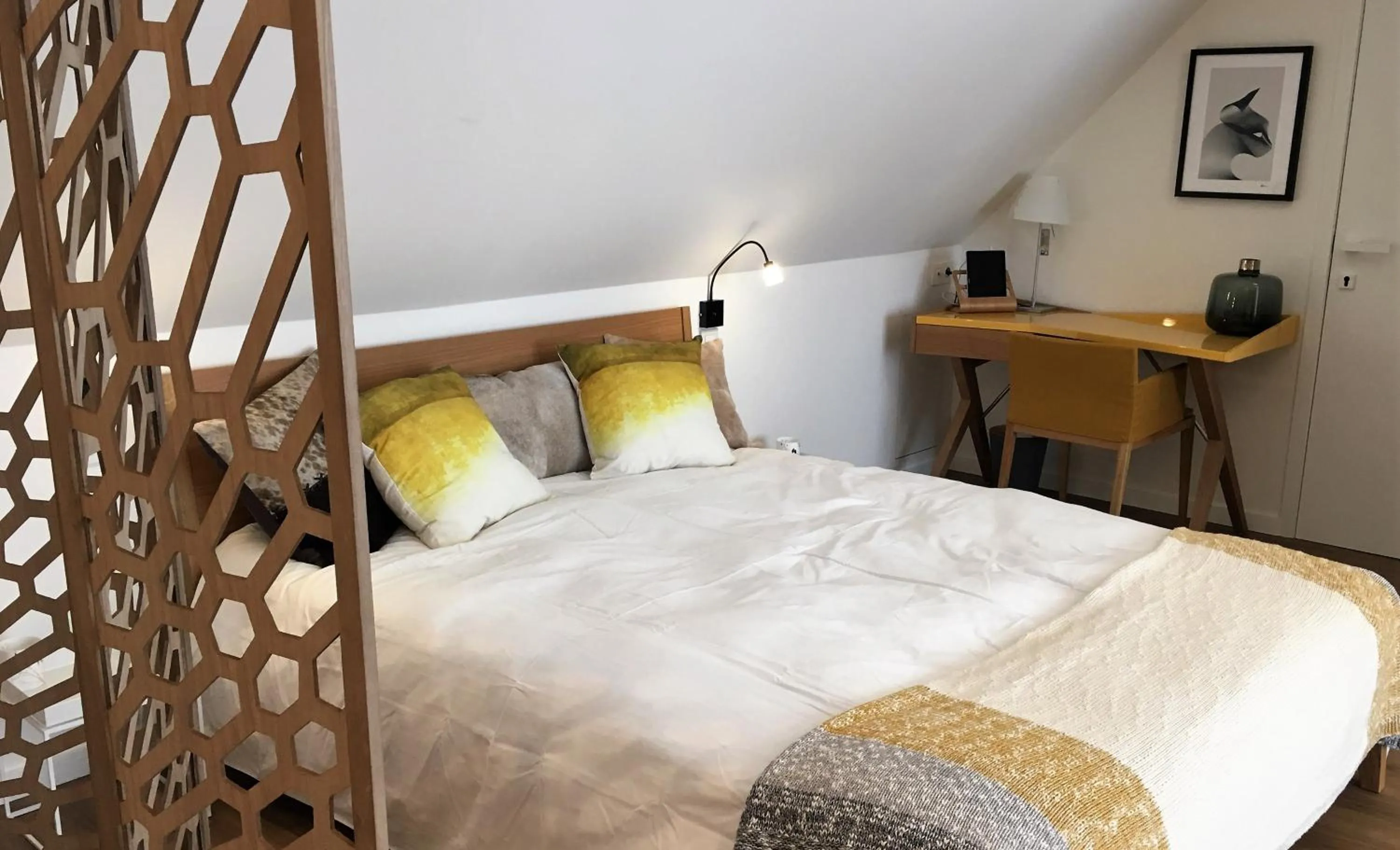 On site, Bed in akemi b&b