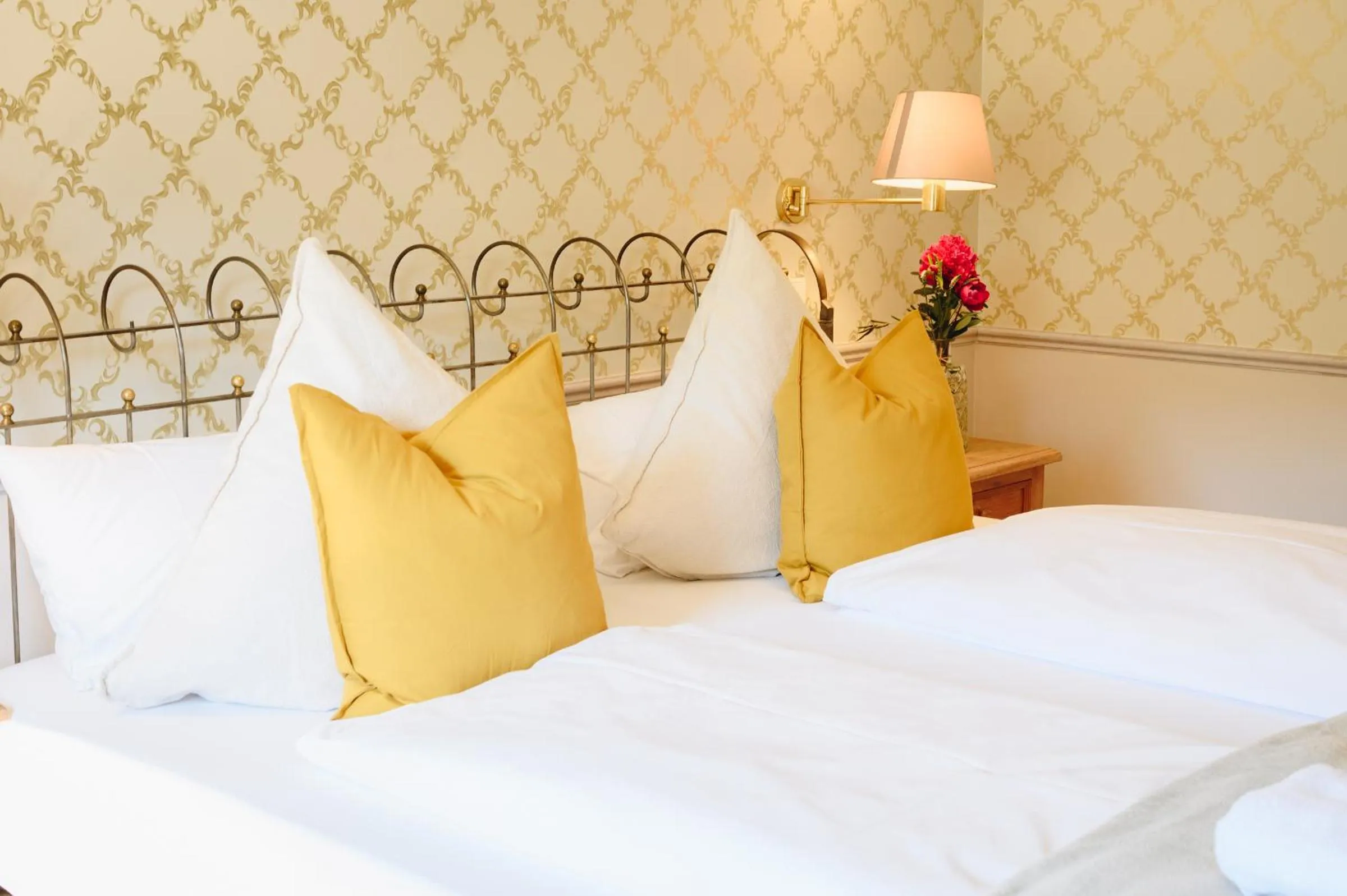 Bed in Boutiquehotel Kloster Pfalzel