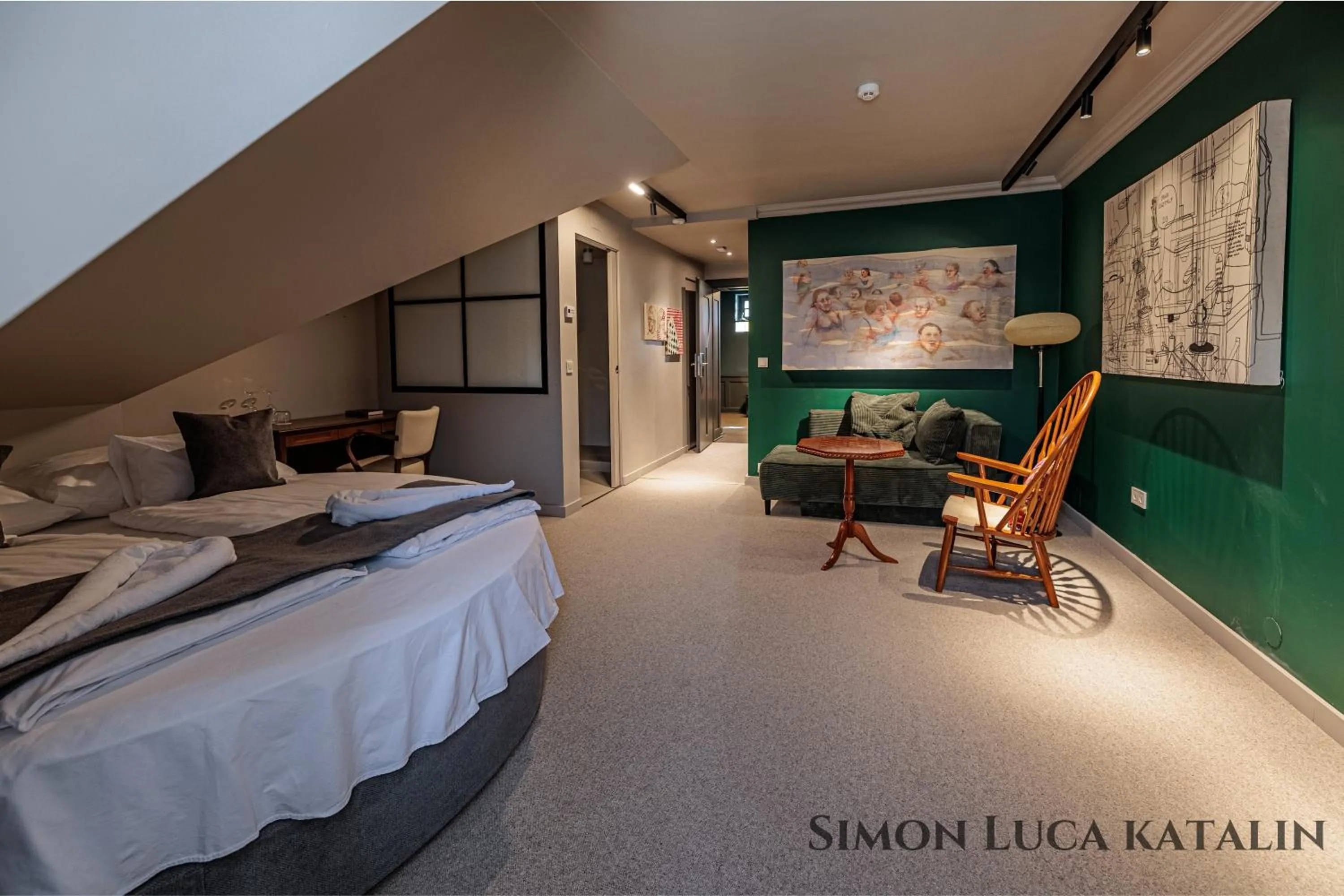 Photo of the whole room, Bed in Barka Galéria Hotel és Étterem