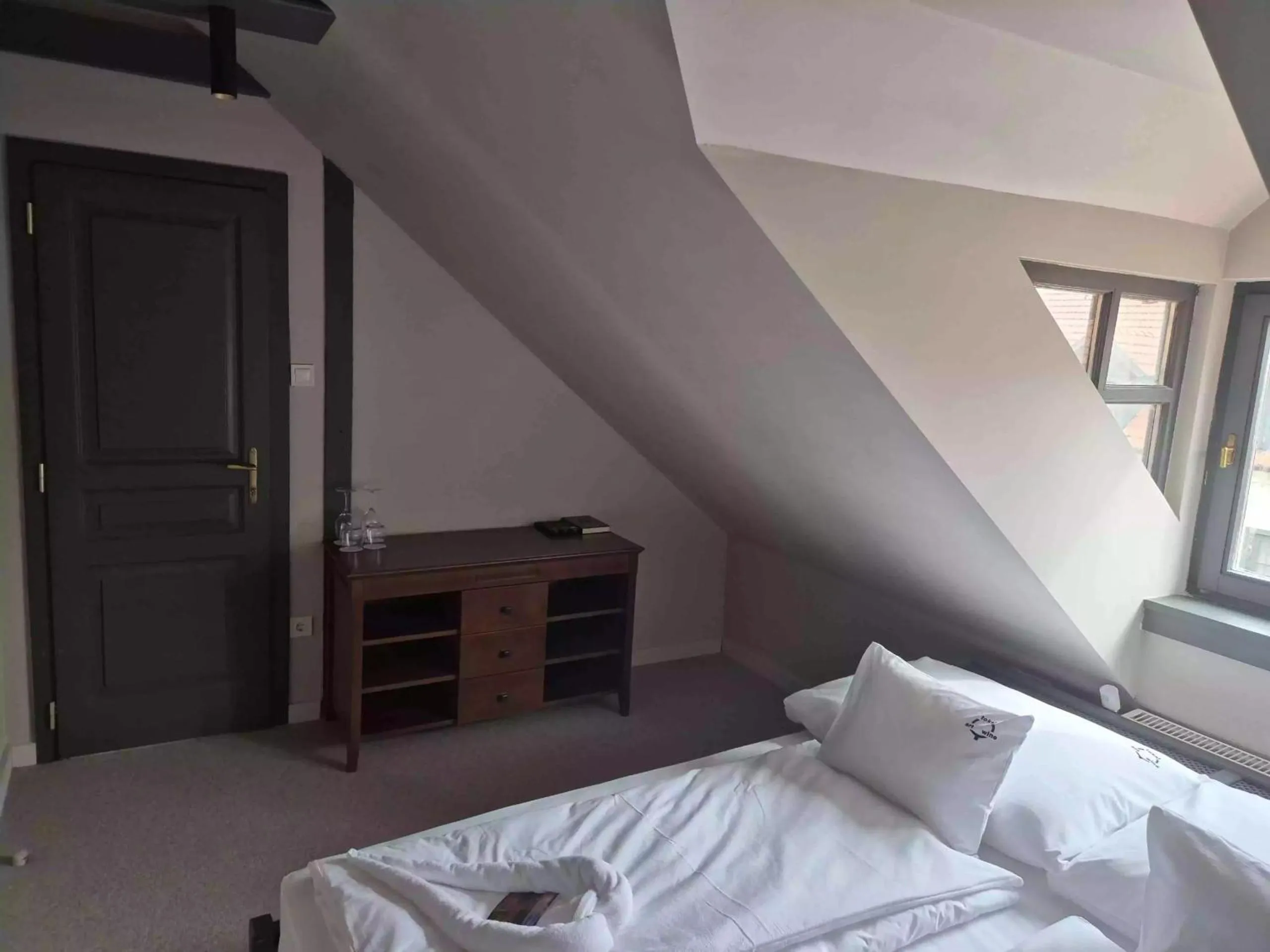 Photo of the whole room, Bed in Barka Galéria Hotel és Étterem