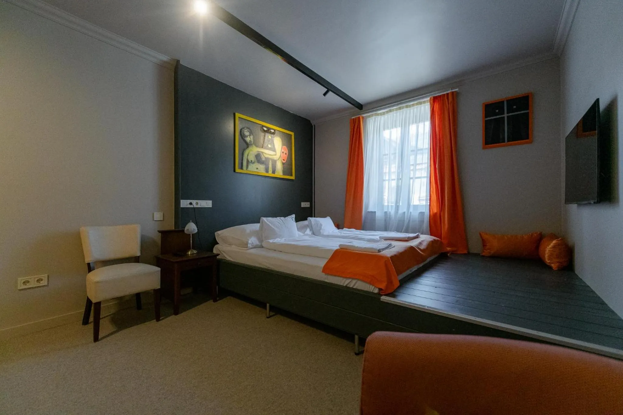 Bed in Barka Galéria Hotel és Étterem