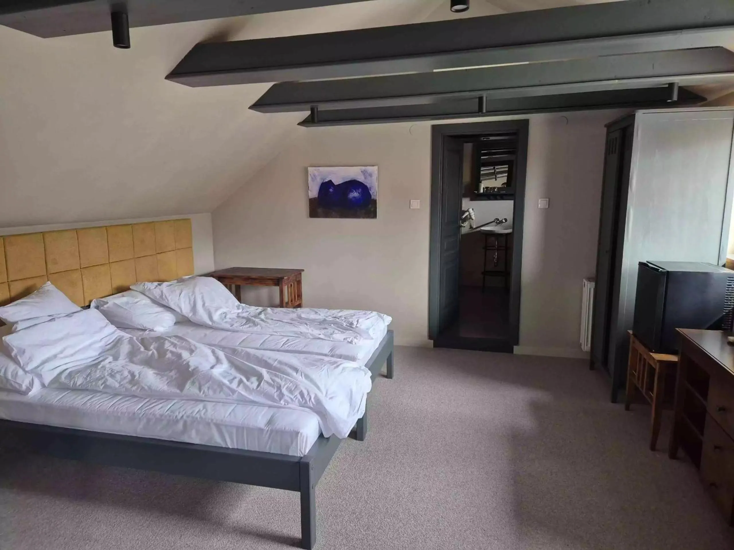 Photo of the whole room, Bed in Barka Galéria Hotel és Étterem