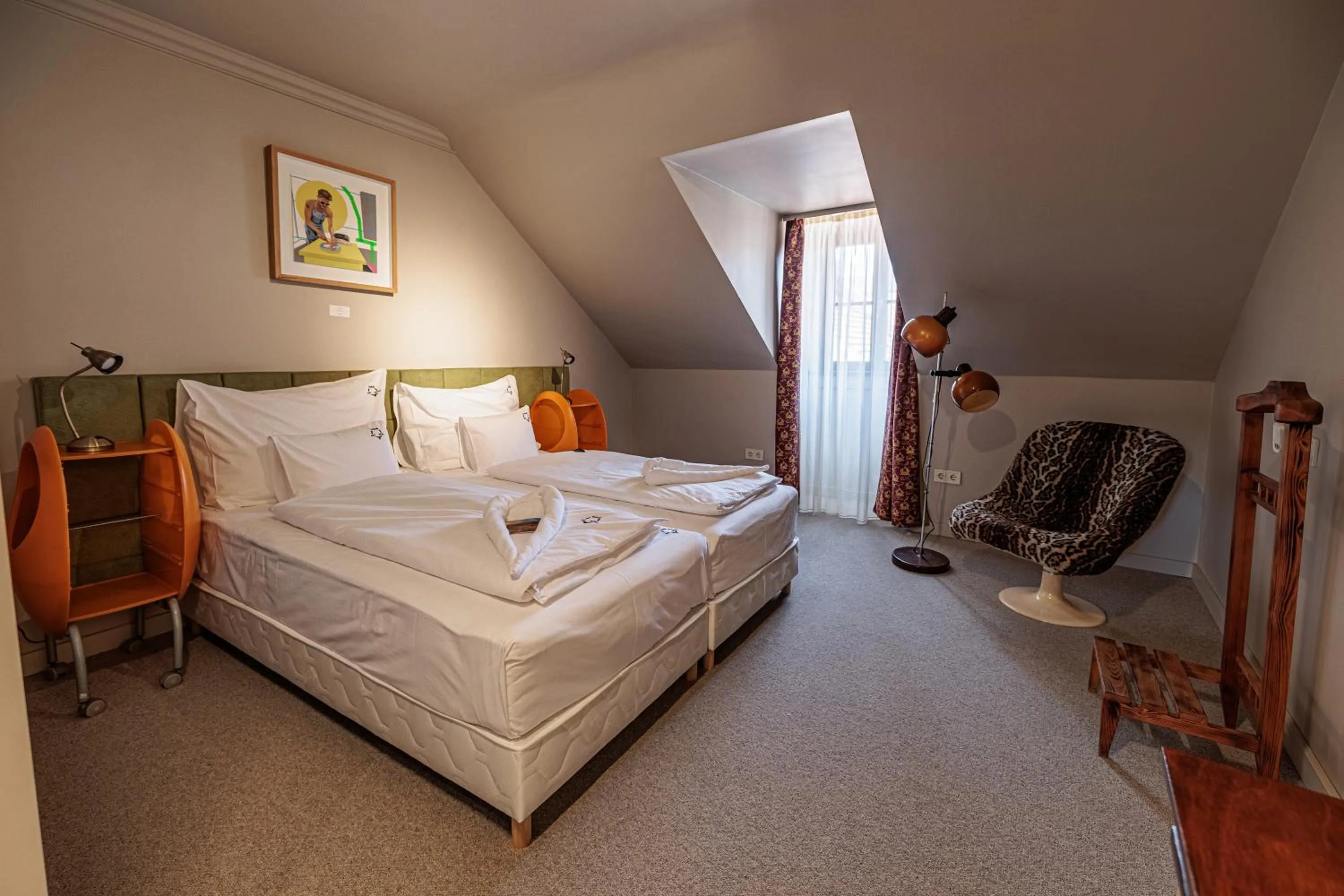 Photo of the whole room, Bed in Barka Galéria Hotel és Étterem