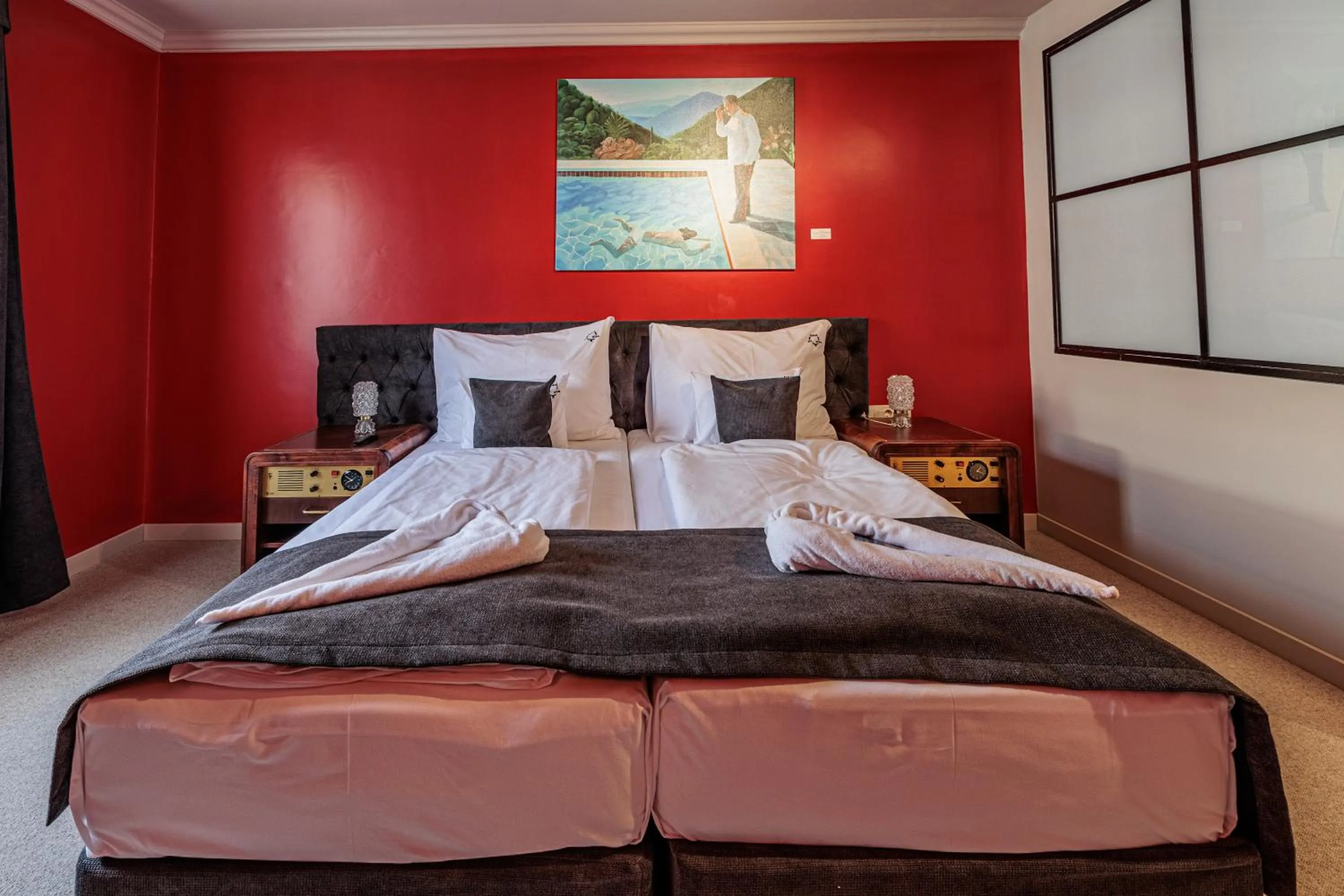 Photo of the whole room, Bed in Barka Galéria Hotel és Étterem