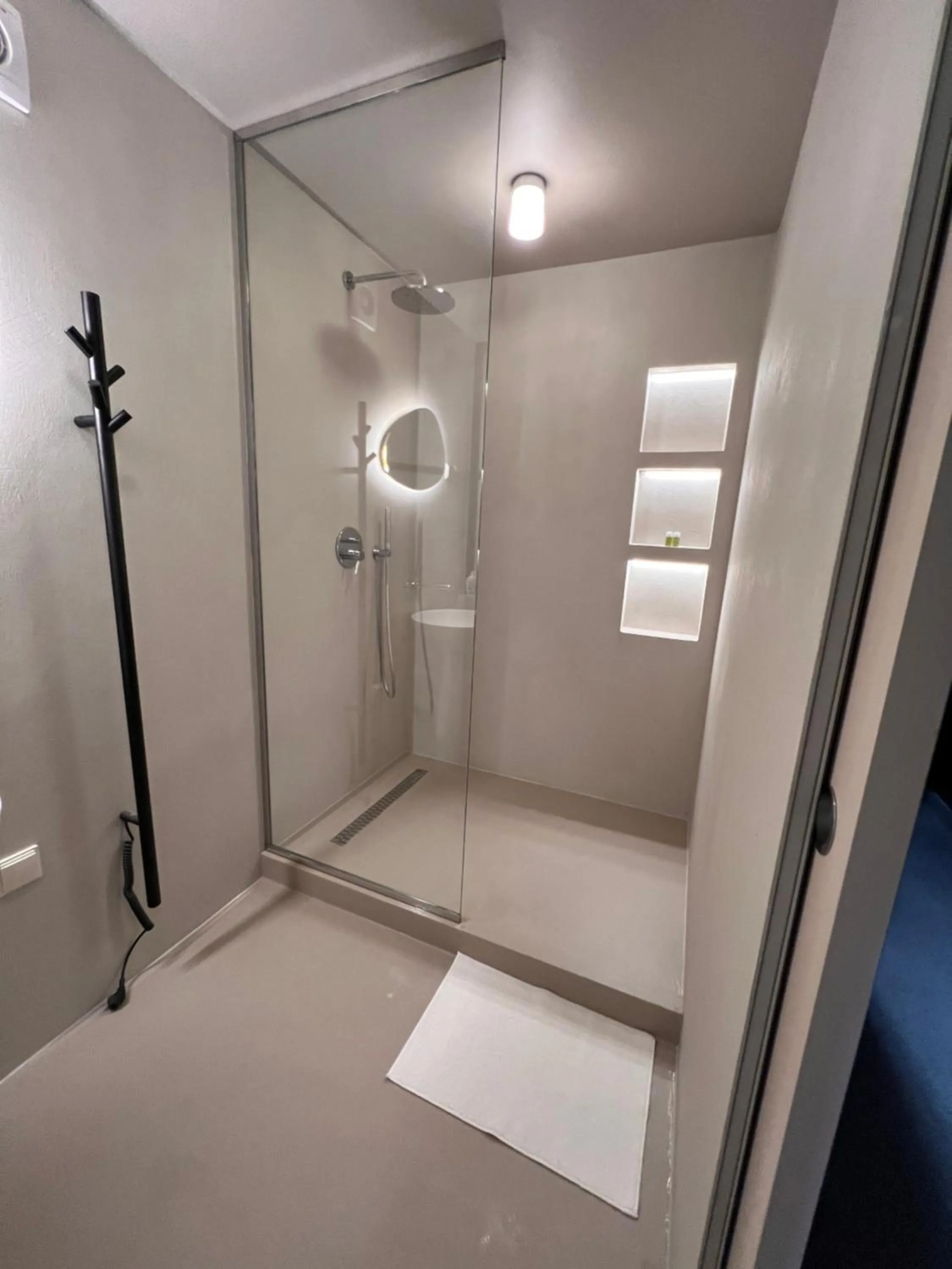 Shower in Oroszlános Borhotel