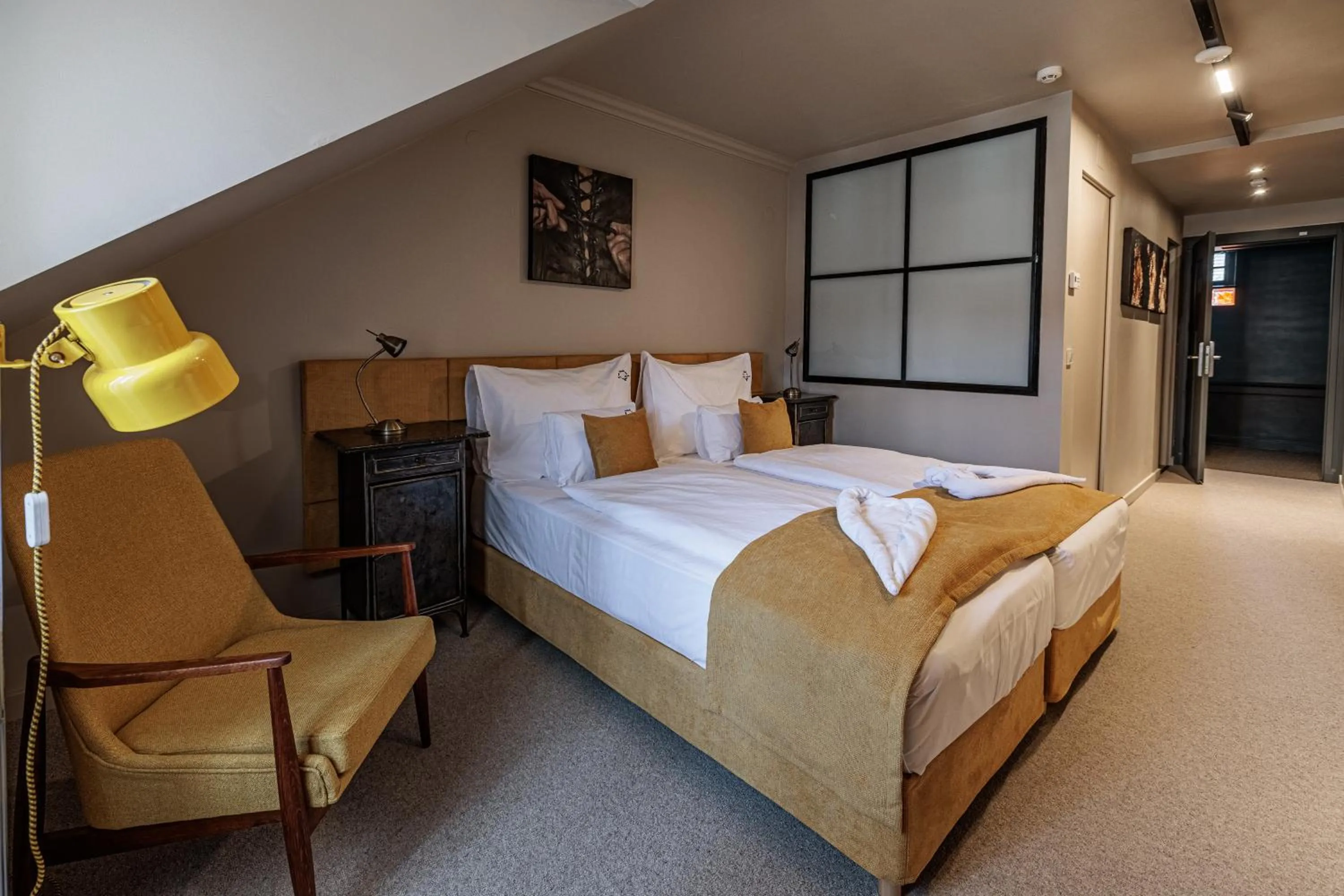 Photo of the whole room, Bed in Barka Galéria Hotel és Étterem