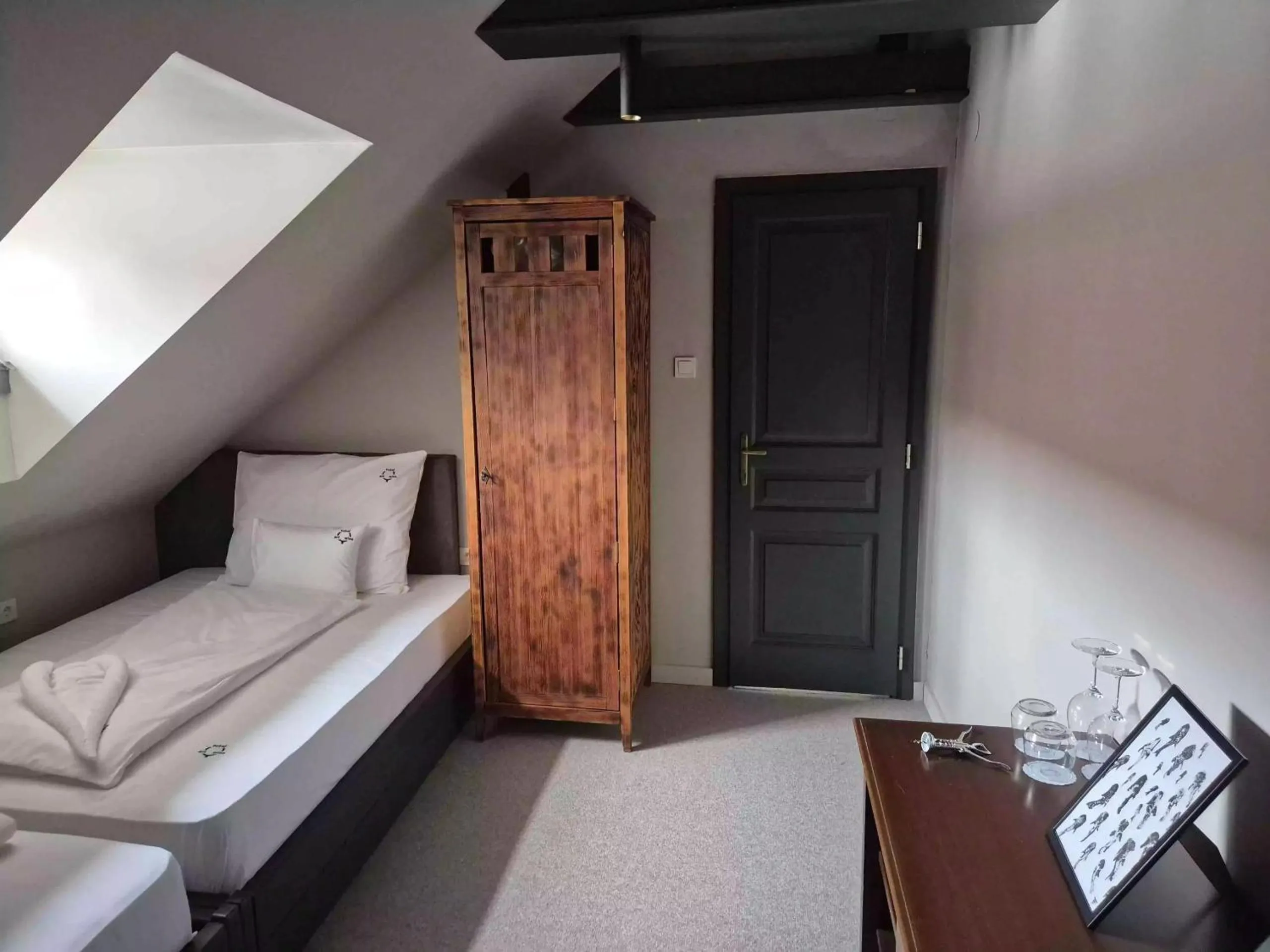 Photo of the whole room, Bed in Barka Galéria Hotel és Étterem