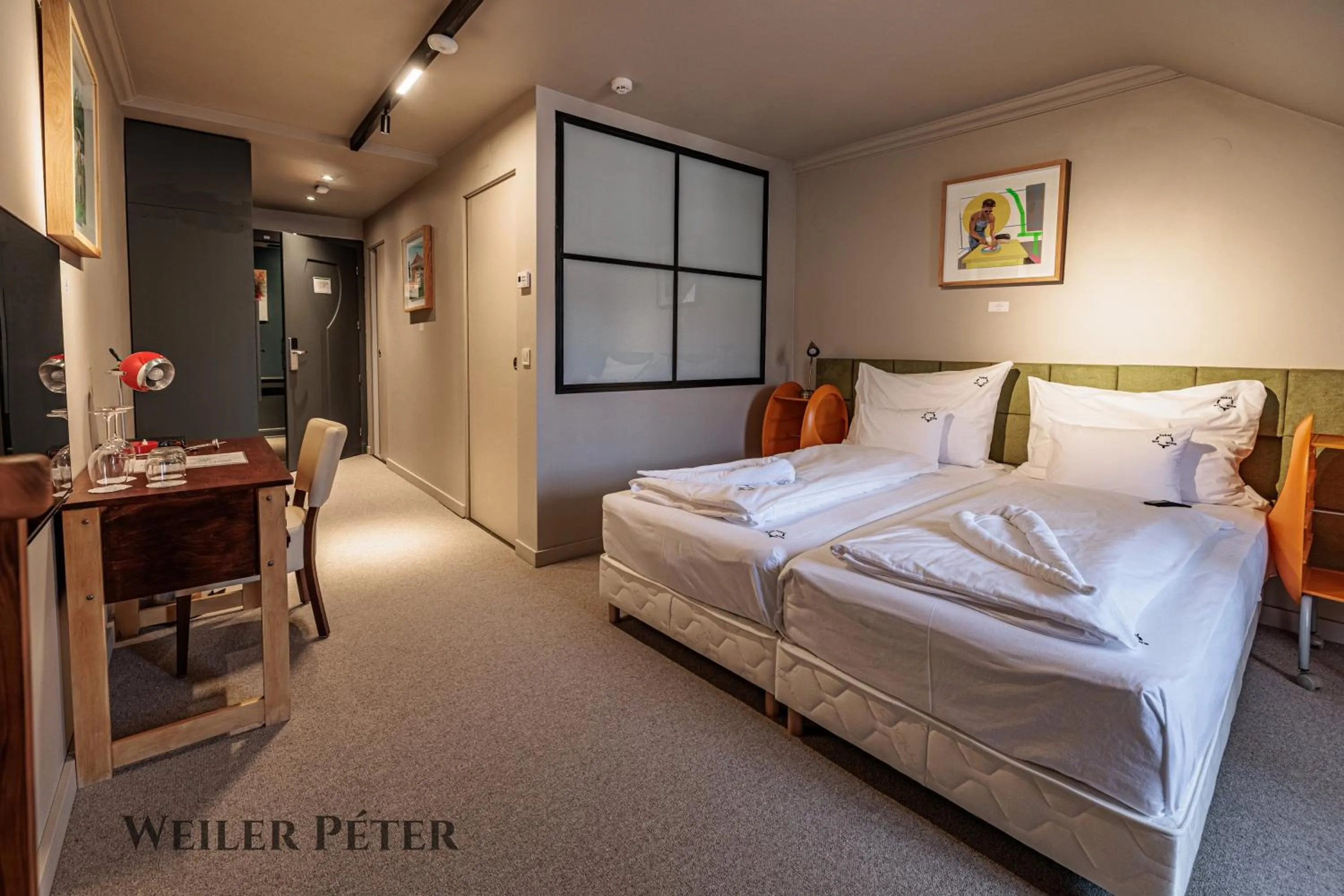 Photo of the whole room, Bed in Barka Galéria Hotel és Étterem