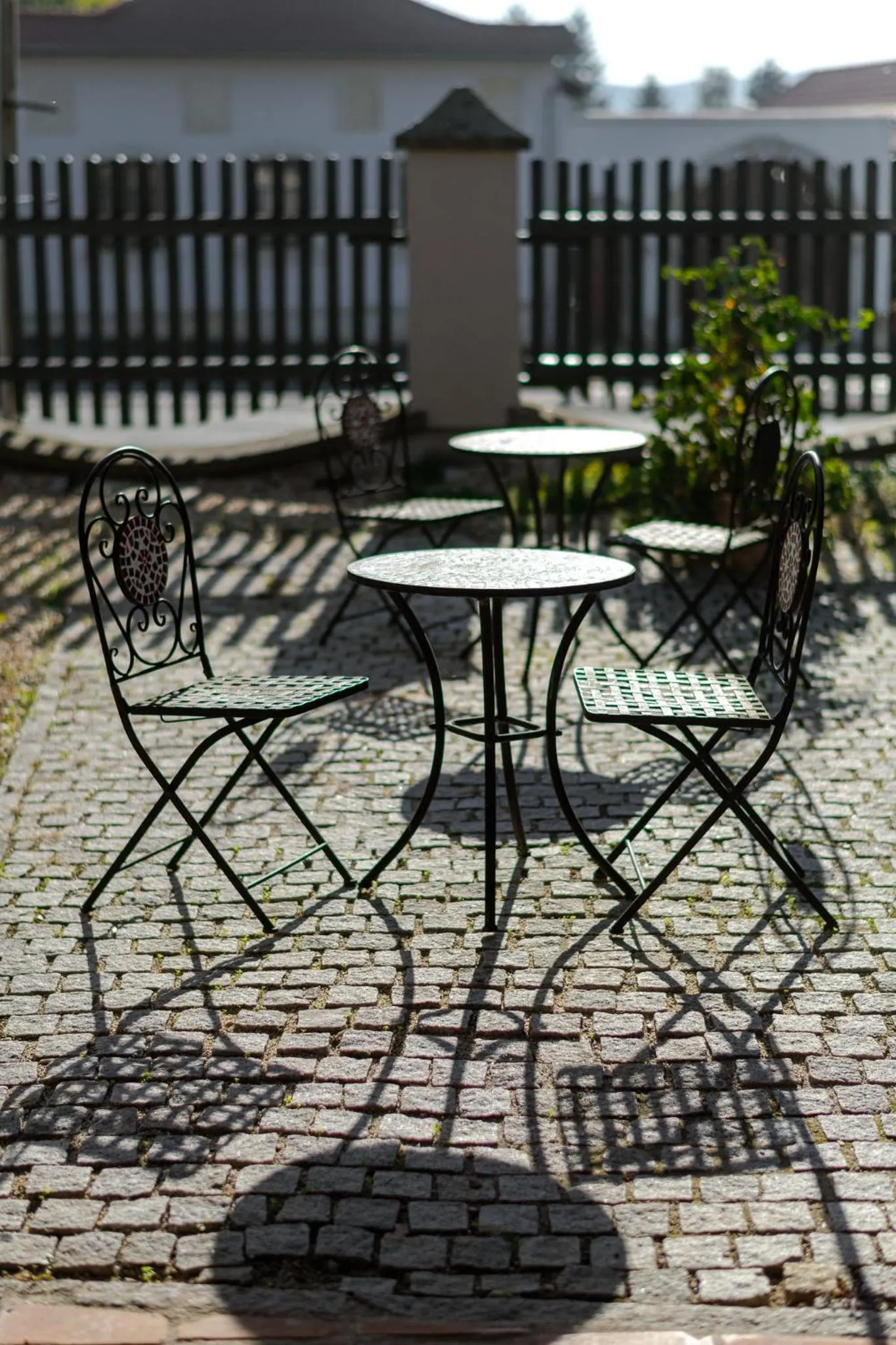 Patio in Barka Galéria Hotel és Étterem