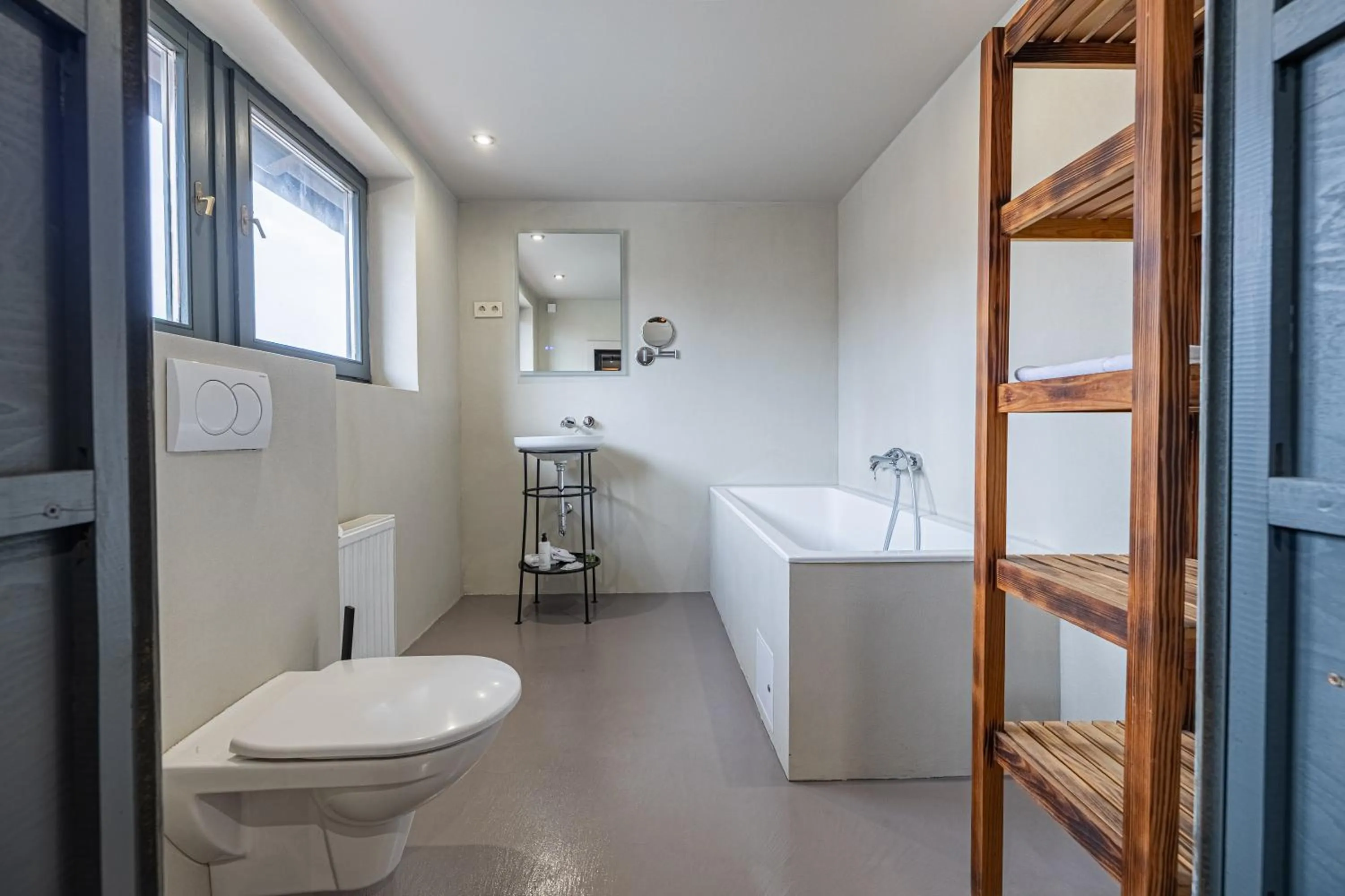 Barka Galéria Hotel és Étterem