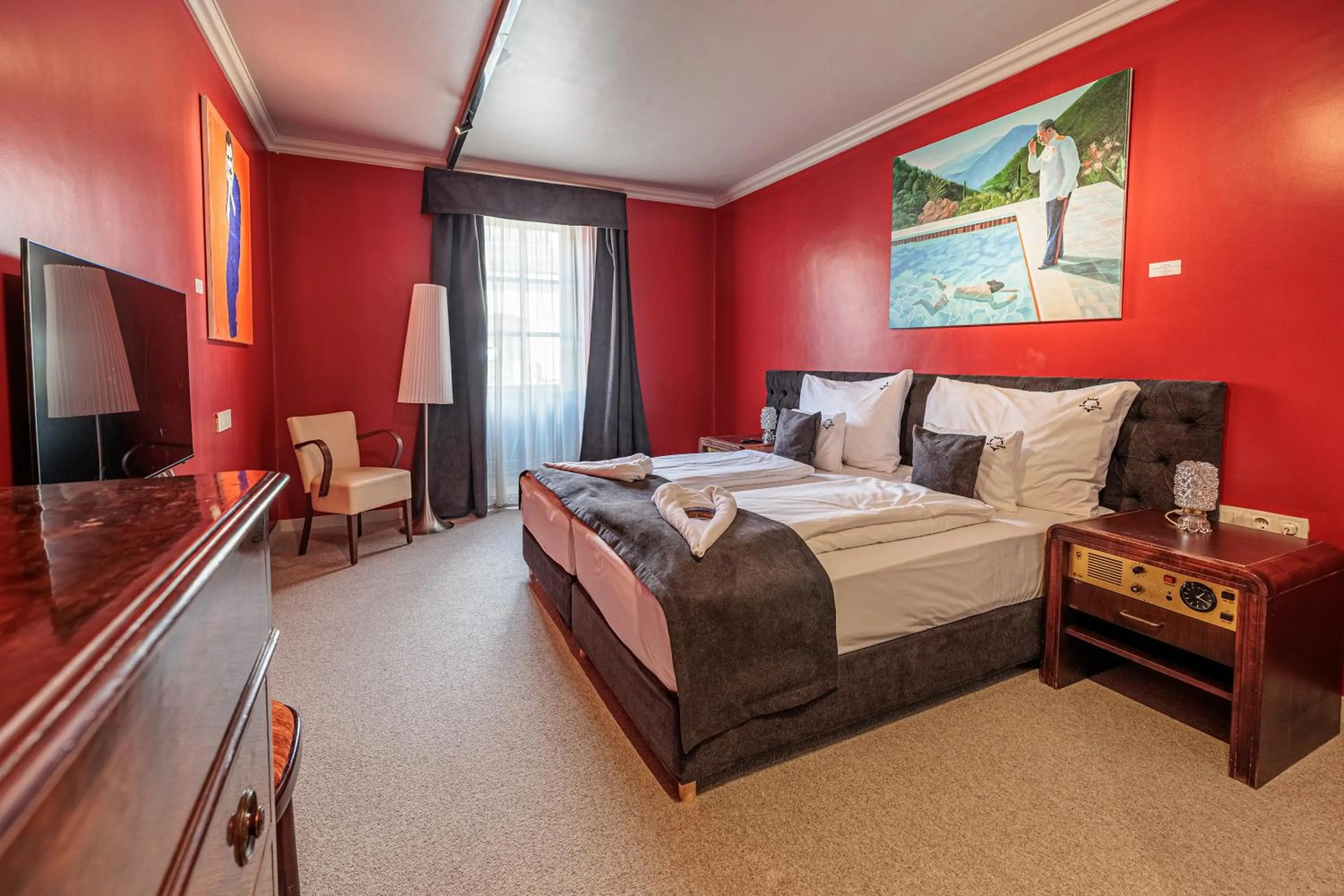 Bed in Barka Galéria Hotel és Étterem