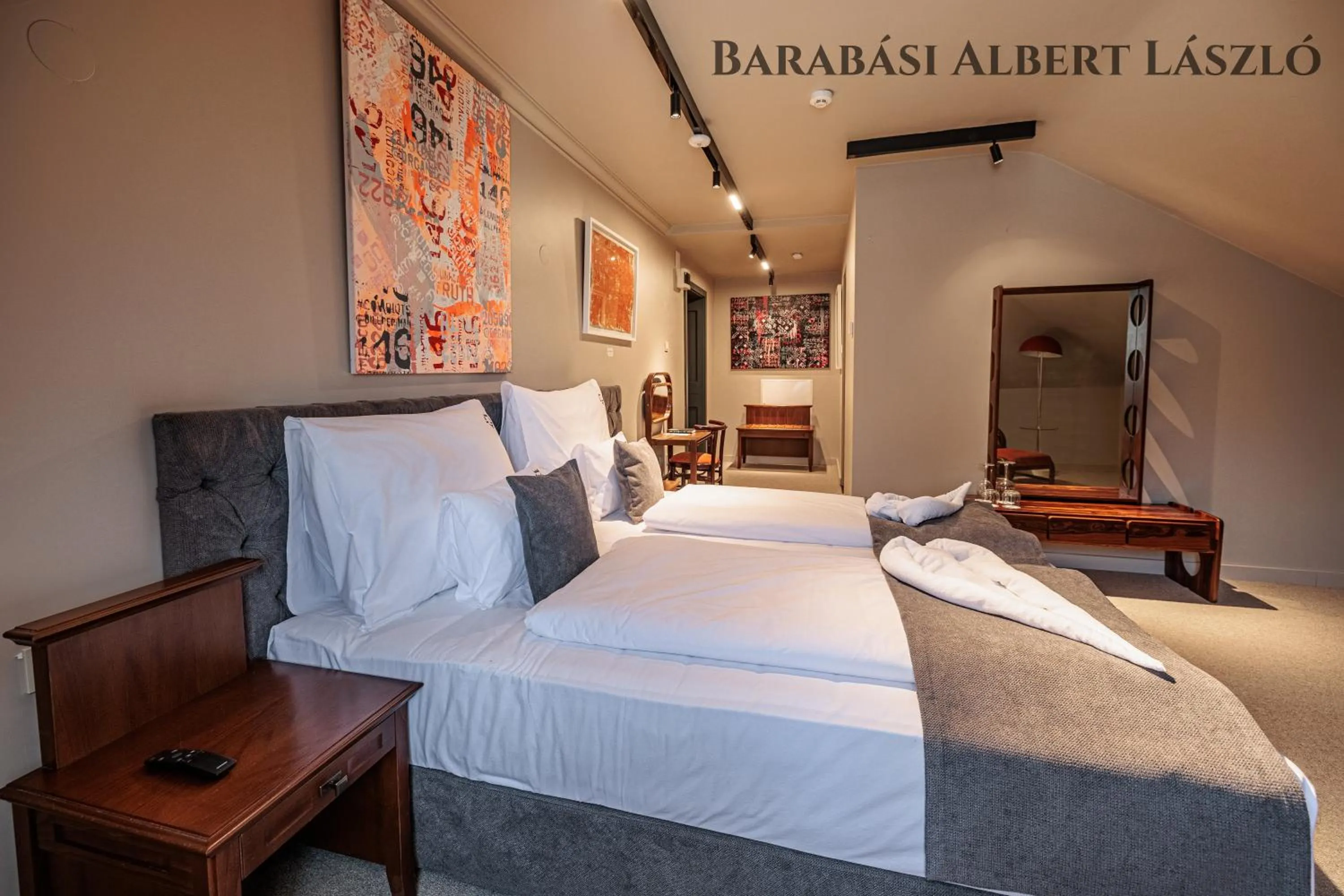 Photo of the whole room, Bed in Barka Galéria Hotel és Étterem