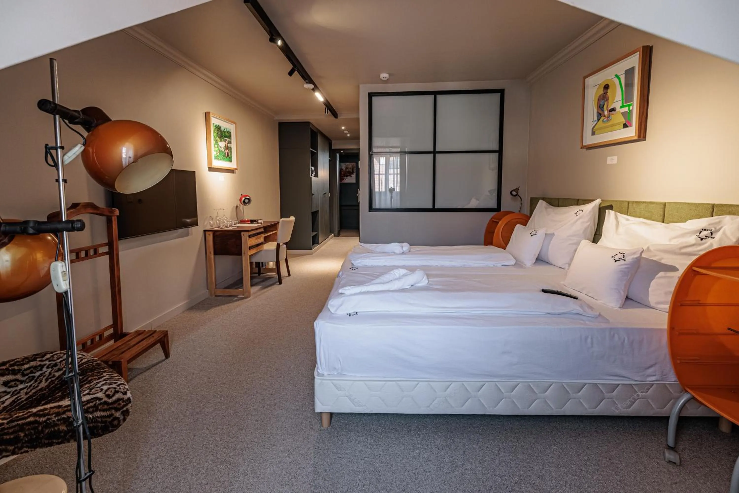 Photo of the whole room, Bed in Barka Galéria Hotel és Étterem