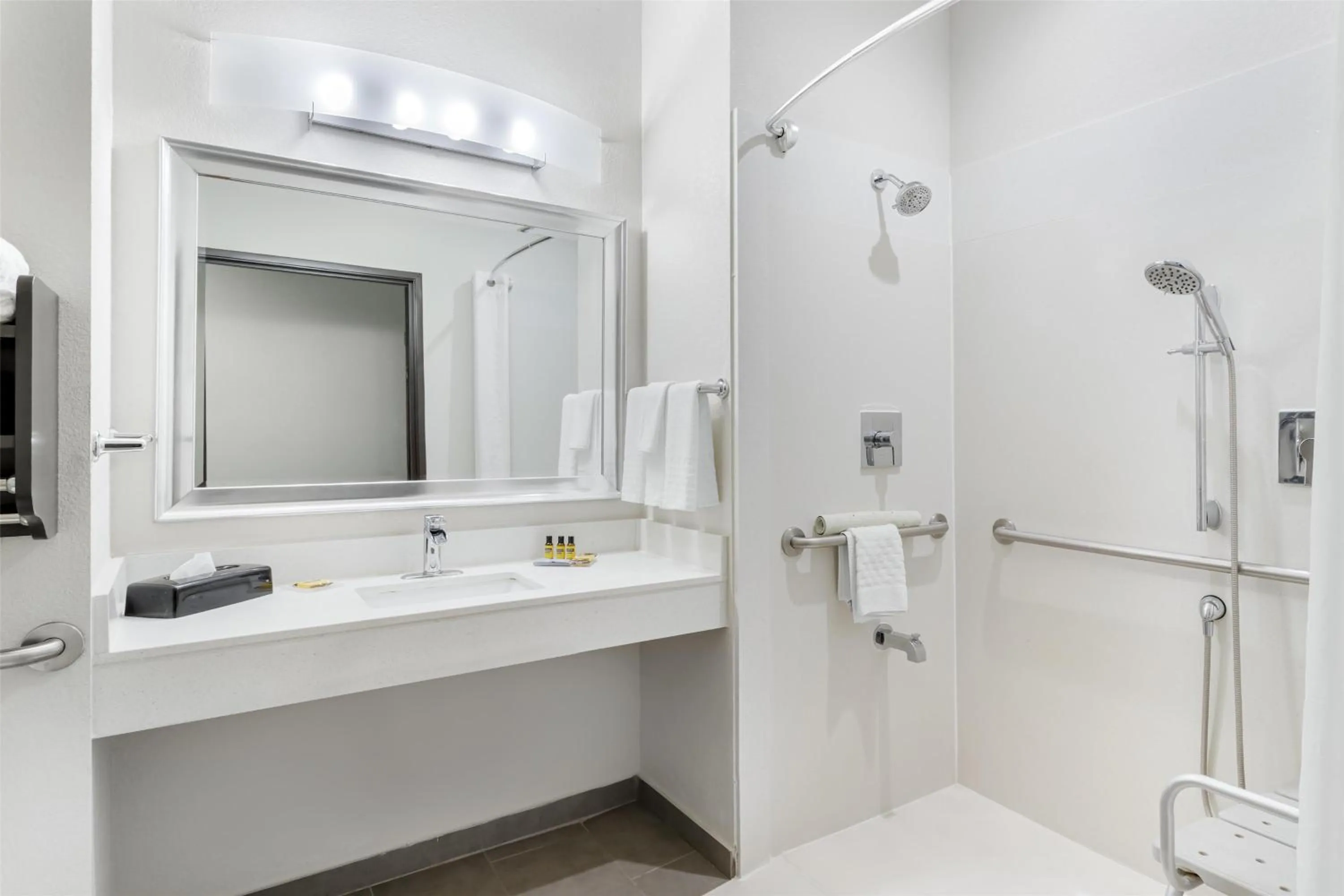 Bathroom in Best Western Plus Waller Hotel