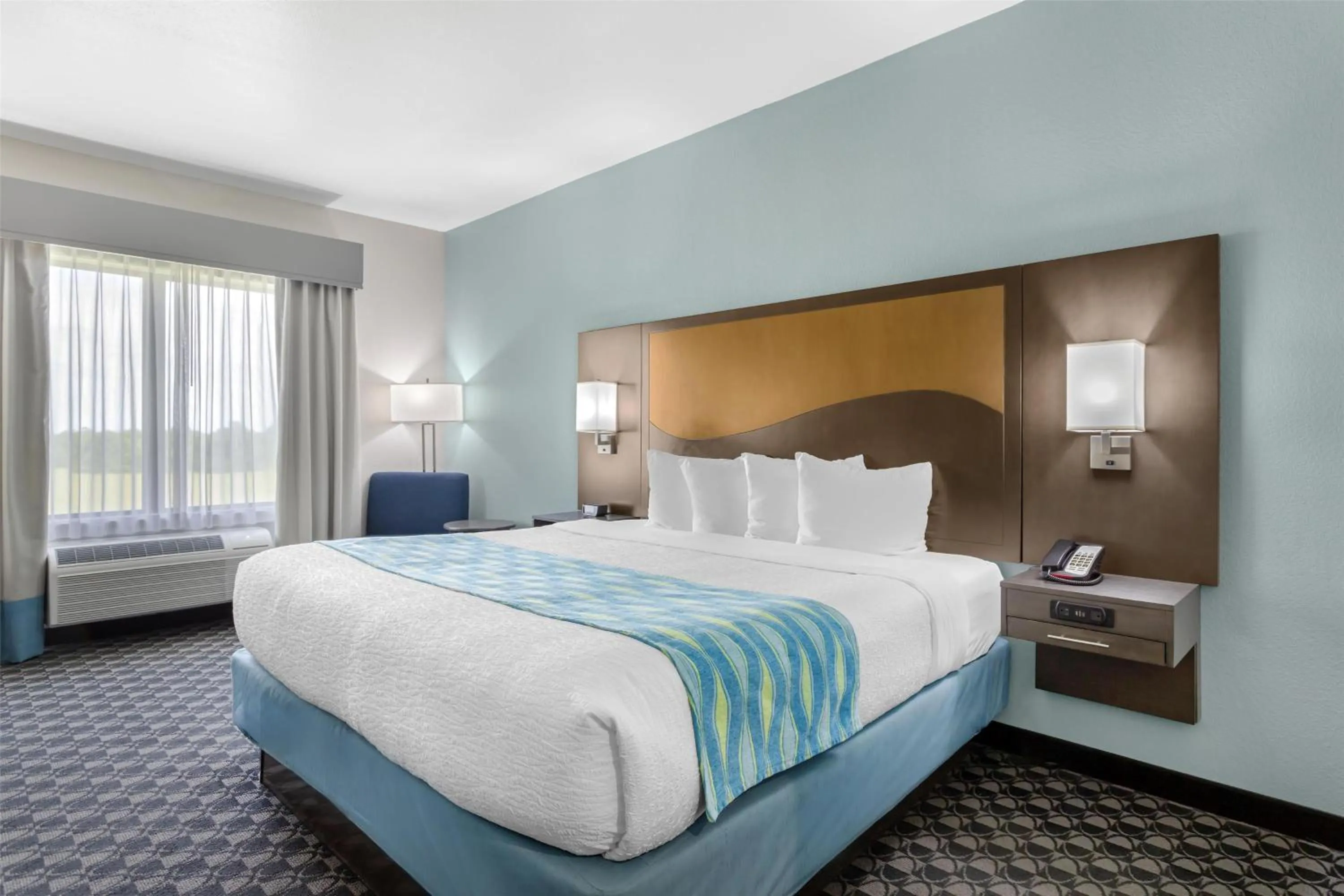 Bedroom, Bed in Best Western Plus Waller Hotel