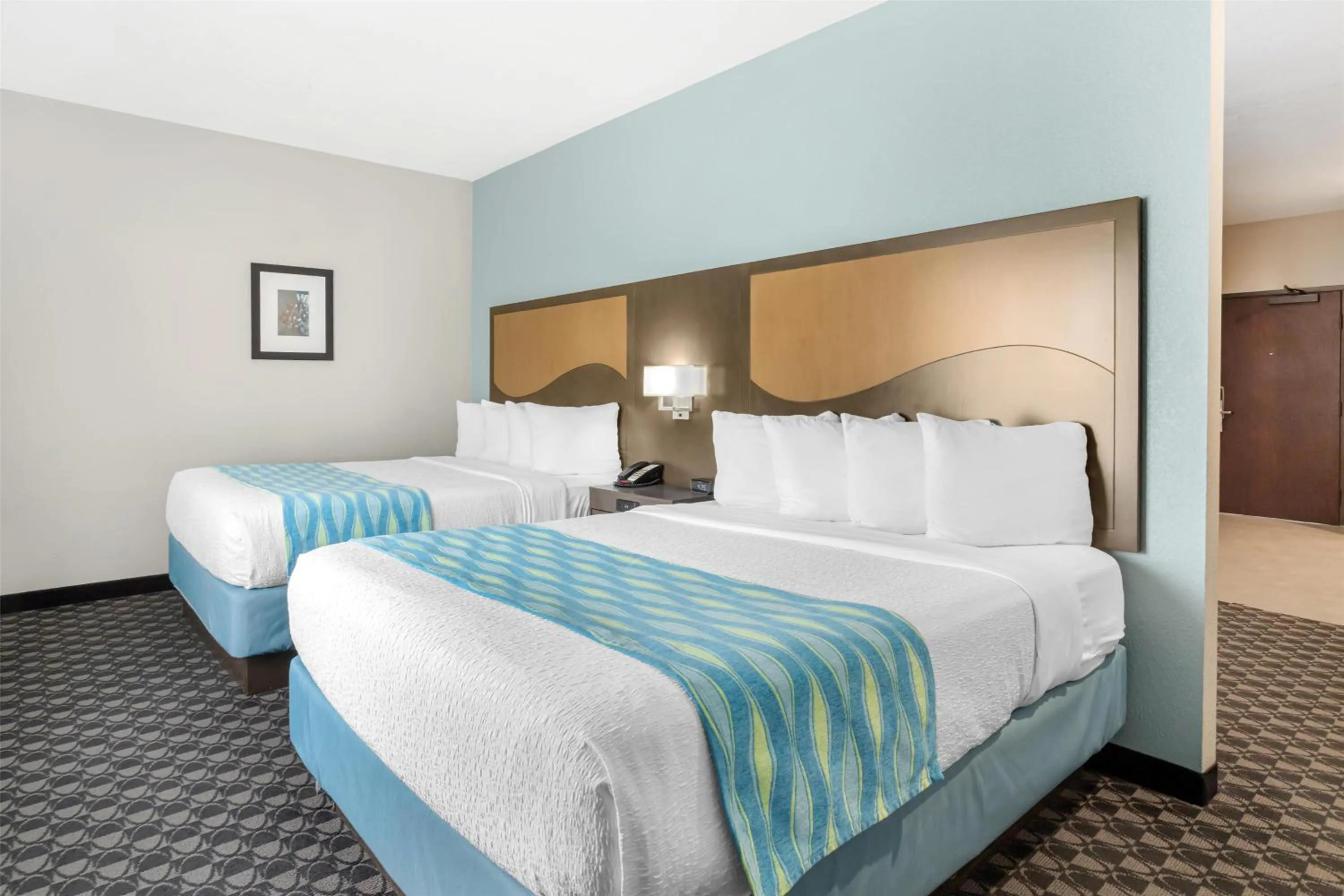 Photo of the whole room, Bed in Best Western Plus Waller Hotel