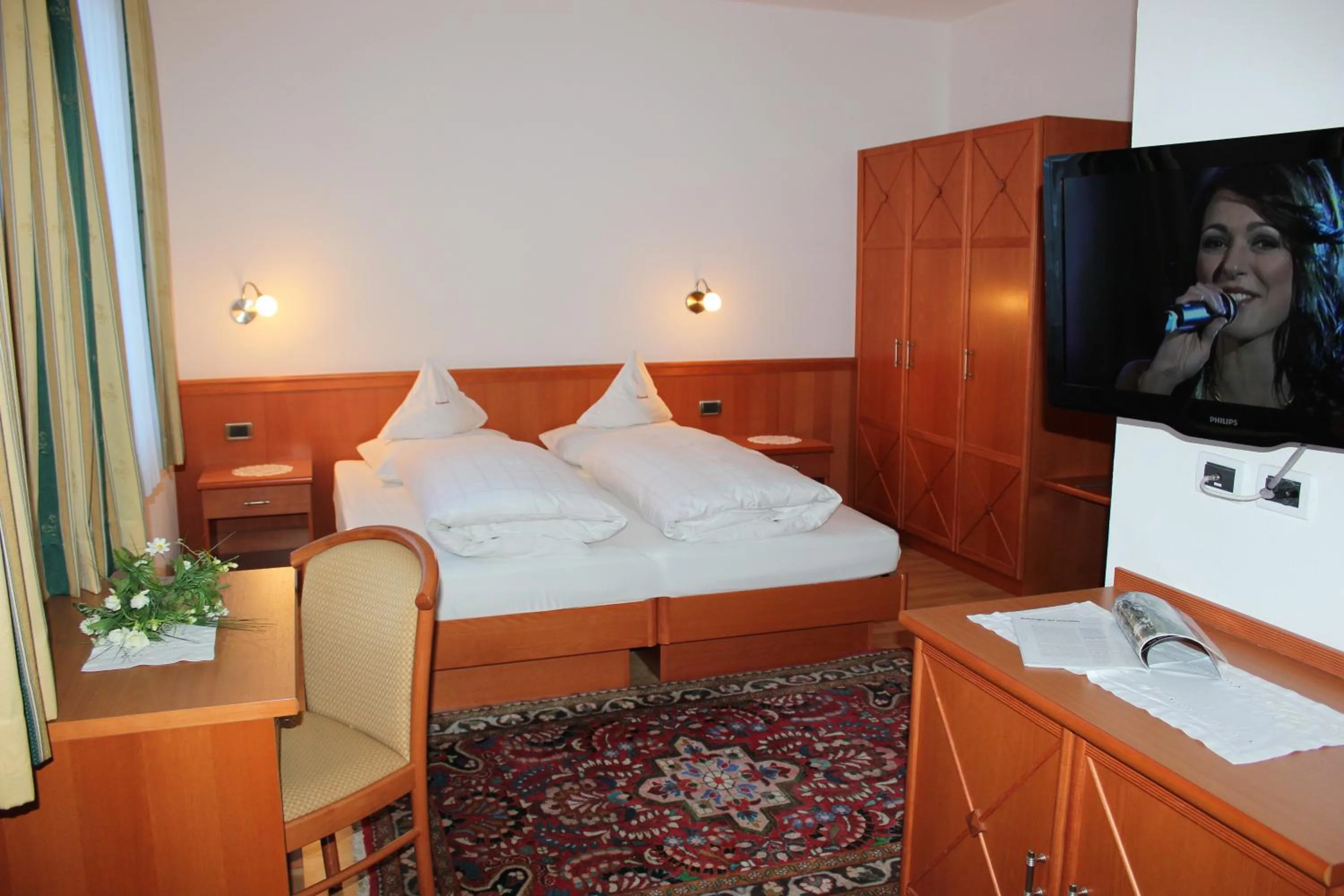 Photo of the whole room, Bed in Garni Panoramik