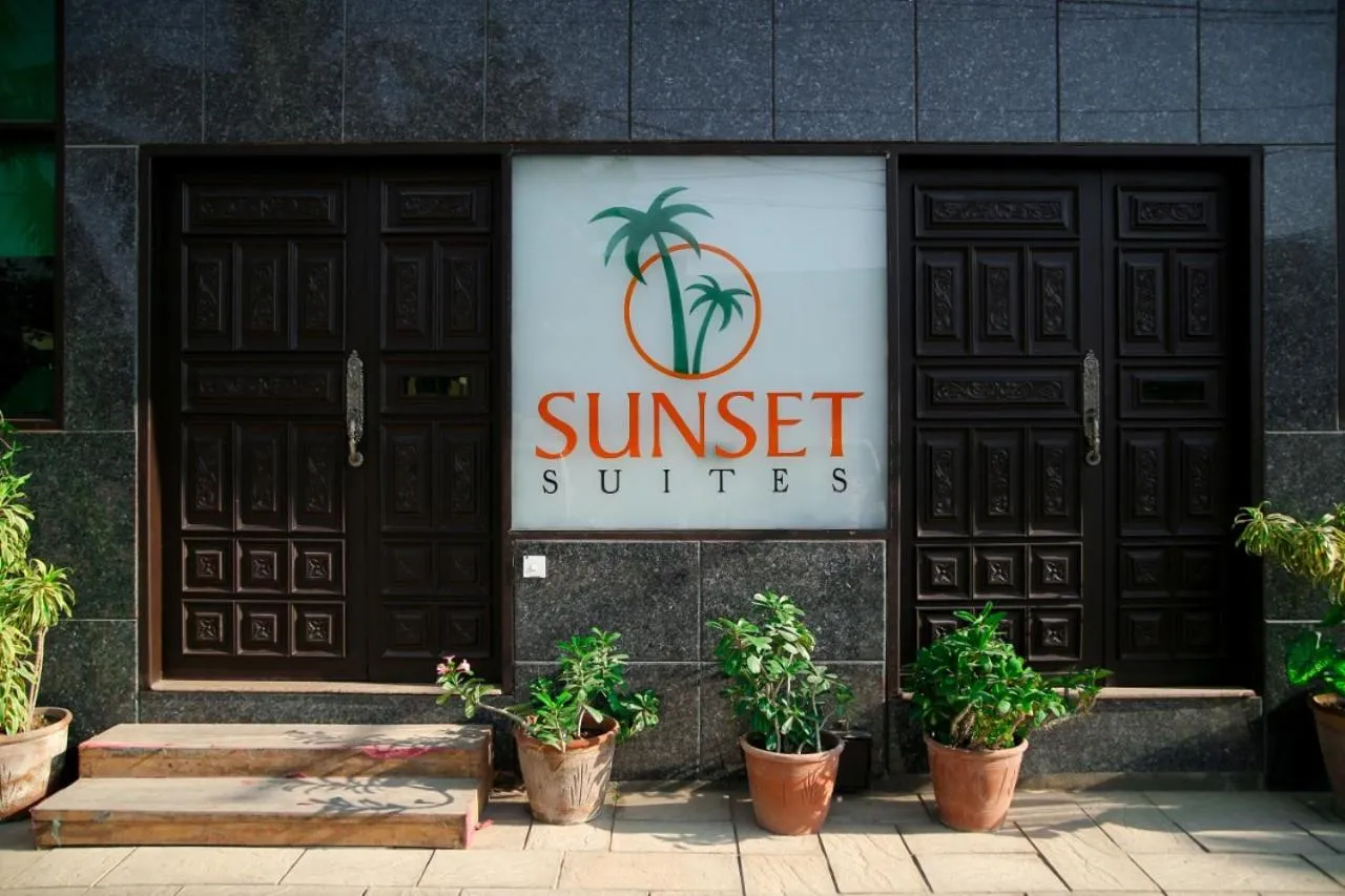 Facade/entrance in Sunset Suites