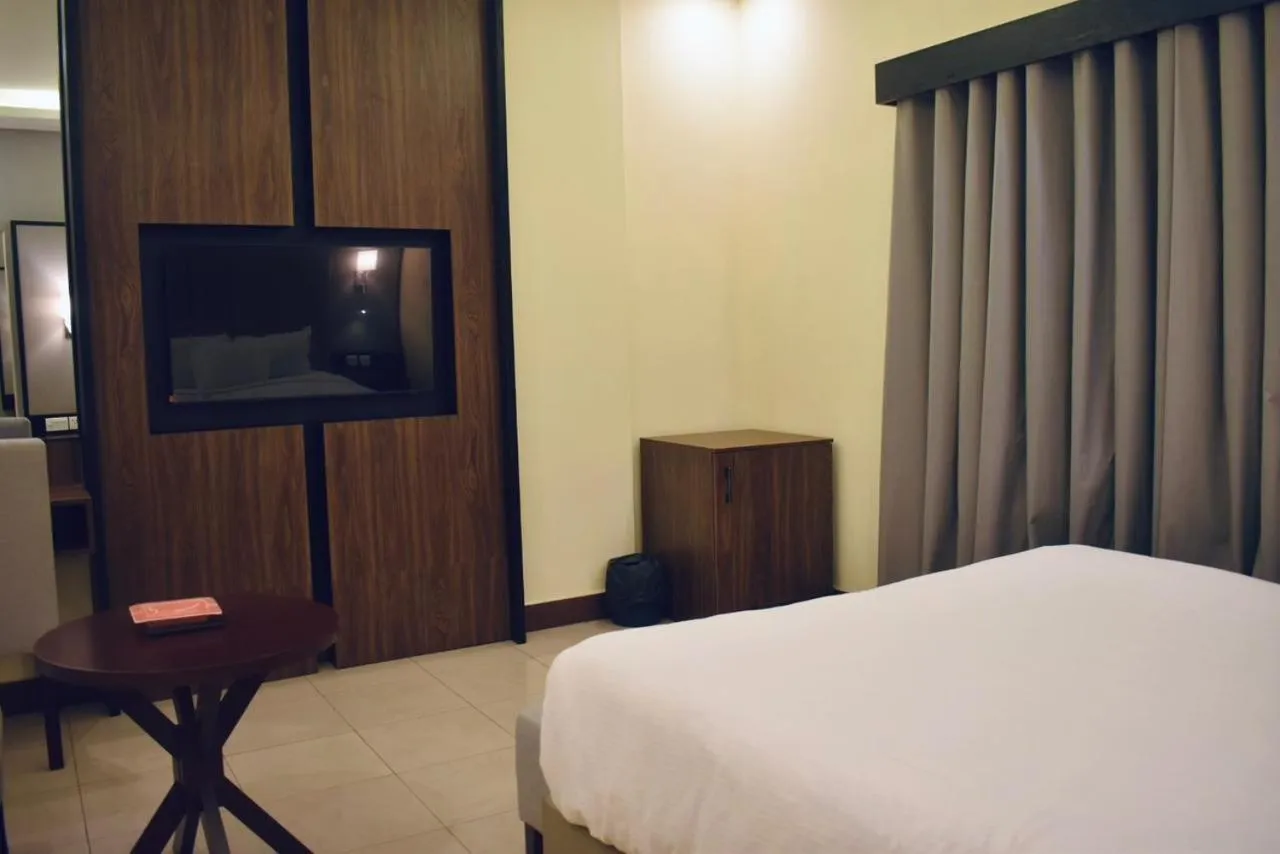 TV and multimedia, Bed in Sunset Suites