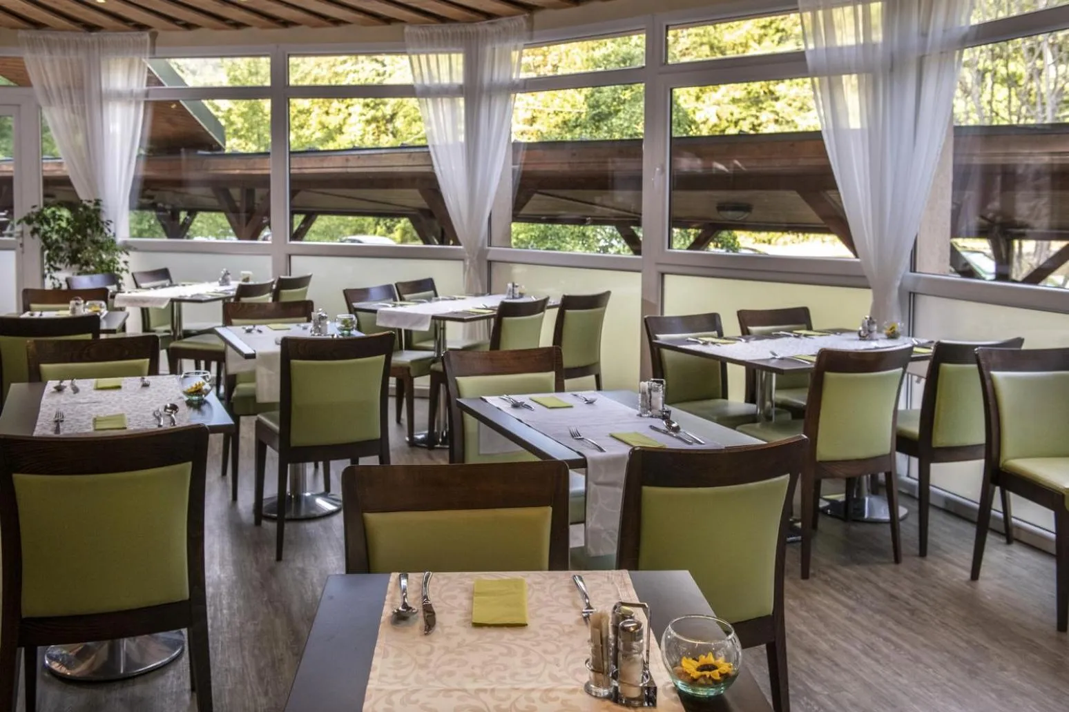 Restaurant/places to eat in Patak Park Hotel Visegrád