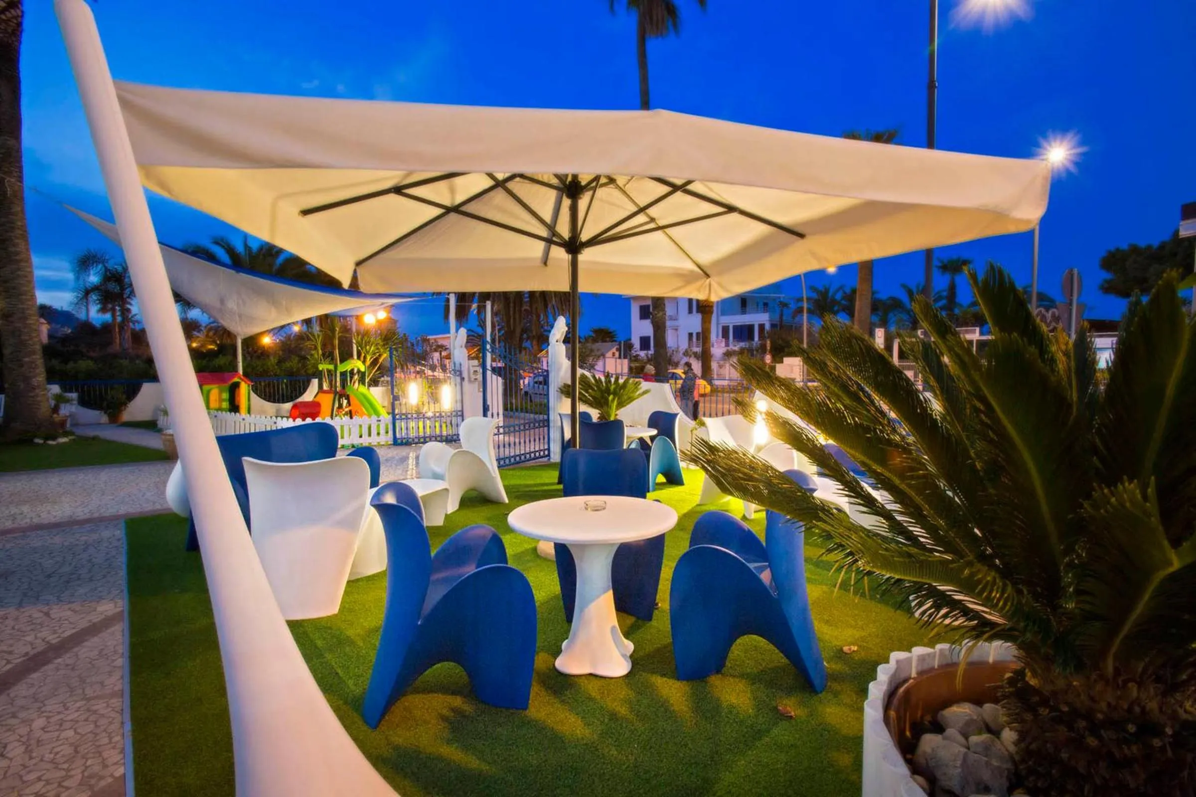 Garden in Hotel Ambassador