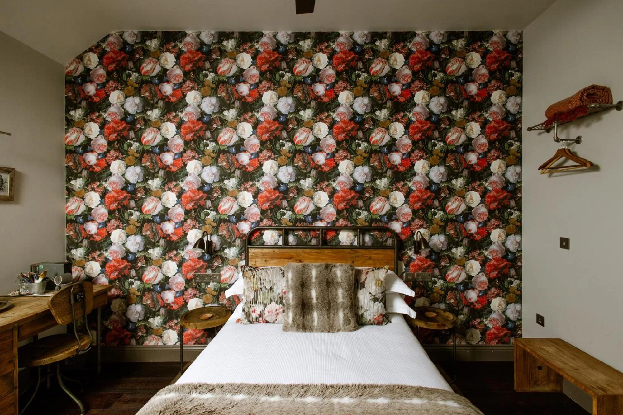 Bedroom, Bed in The George Inn