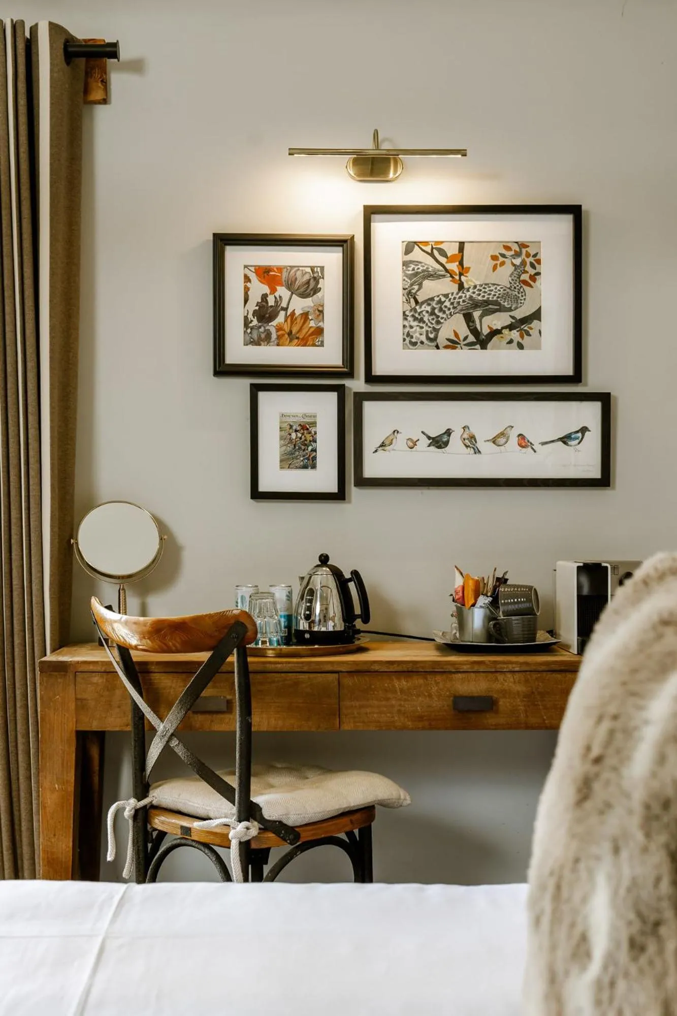 Bedroom, Bed in The George Inn