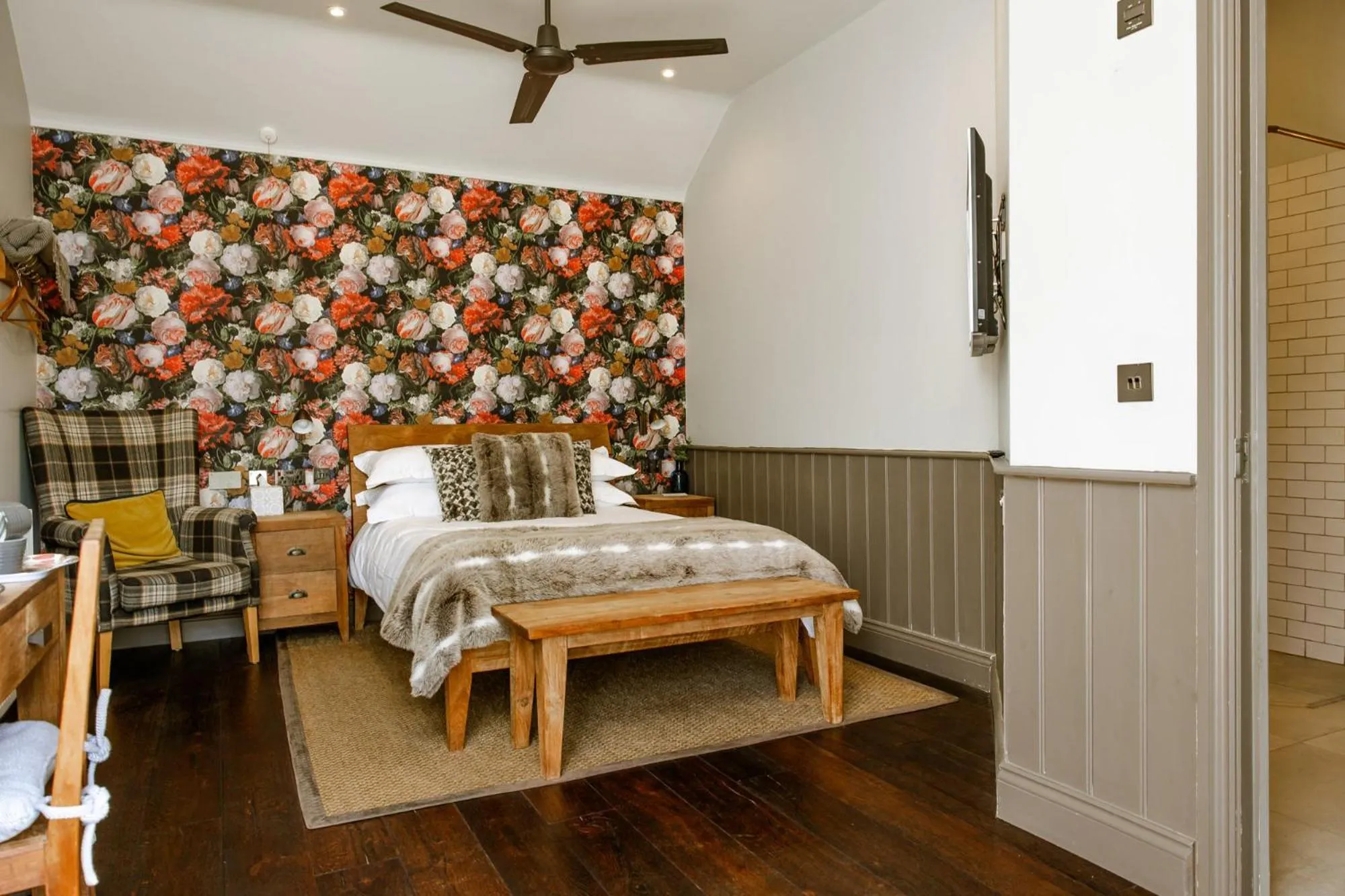 Bedroom, Bed in The George Inn