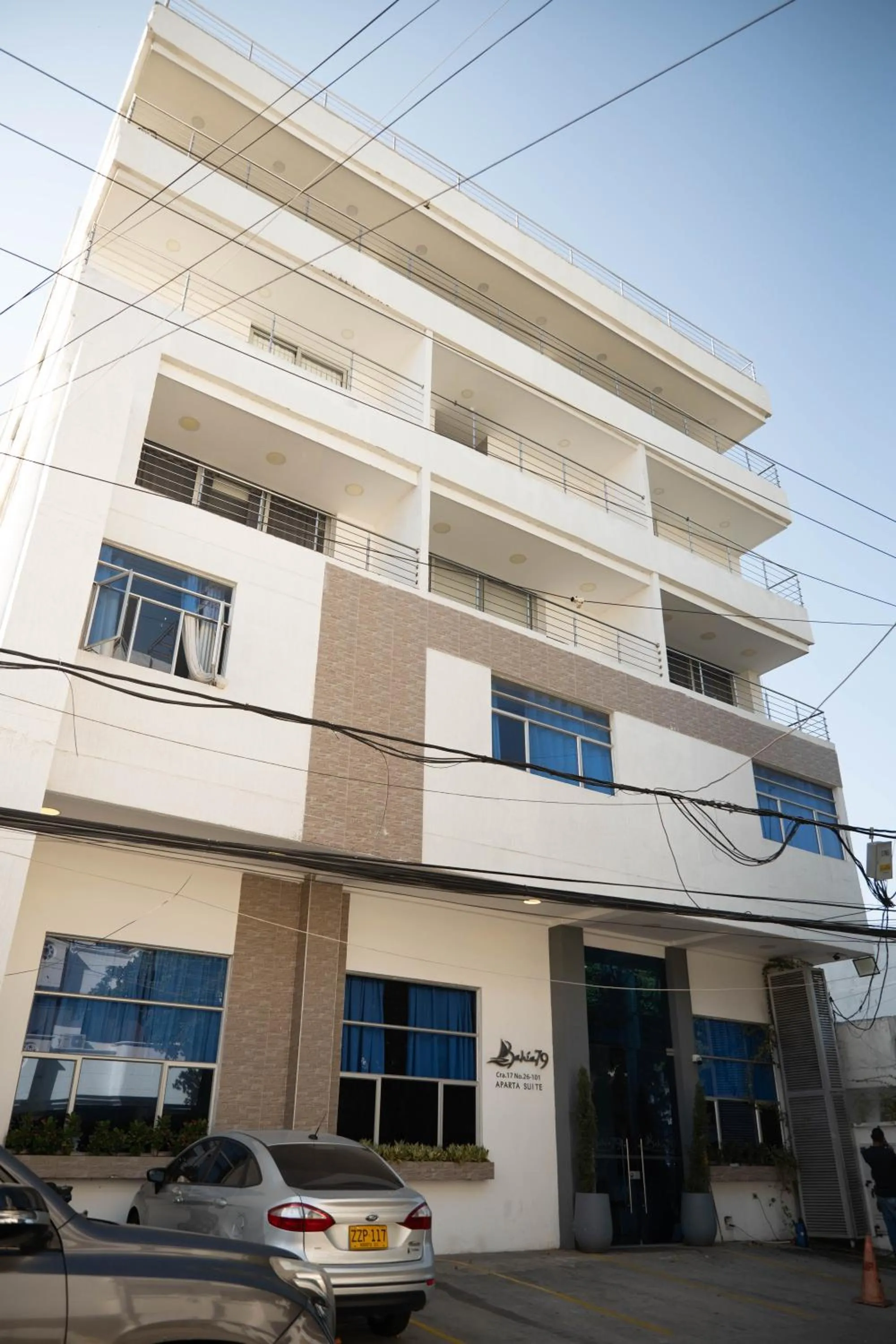 Property building in Bahia 79 Apartasuites Cerca al Centro
