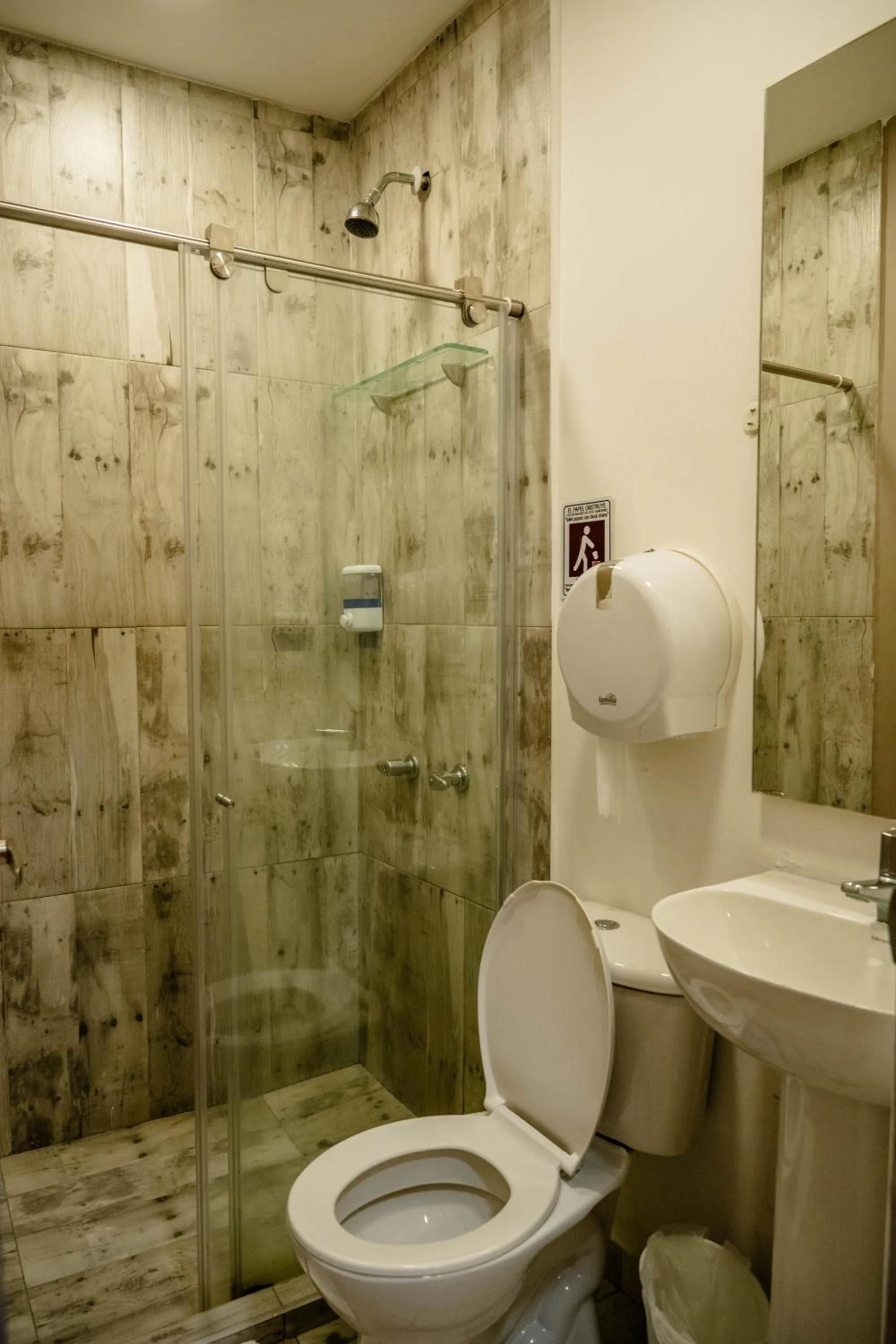 Shower in Bahia 79 Apartasuites Cerca al Centro