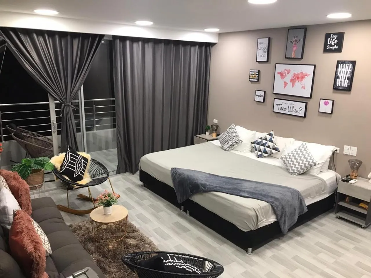 Bed in Bahia 79 Apartasuites Cerca al Centro