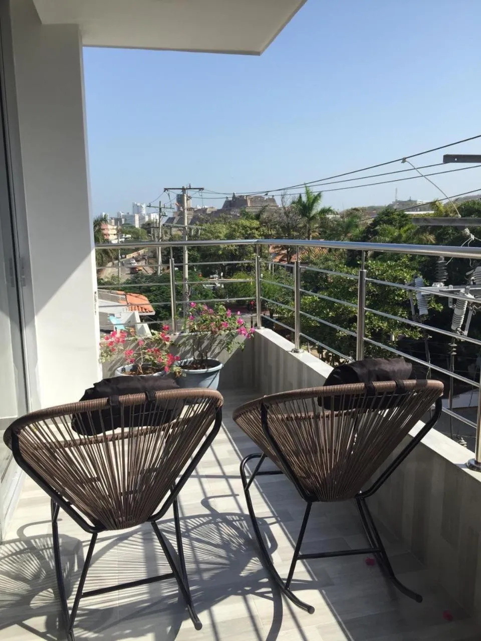 Day in Bahia 79 Apartasuites Cerca al Centro