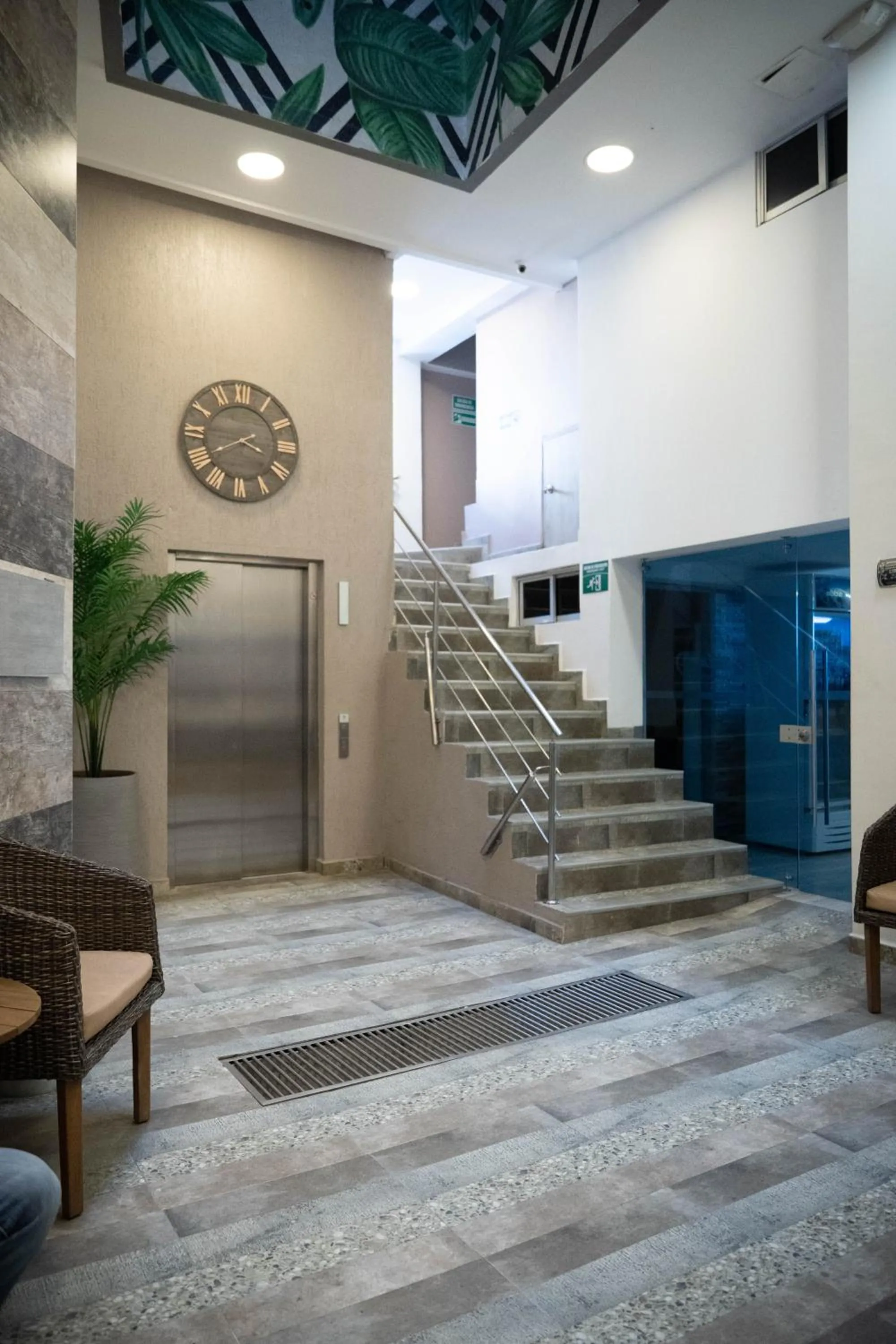 Property building in Bahia 79 Apartasuites Cerca al Centro