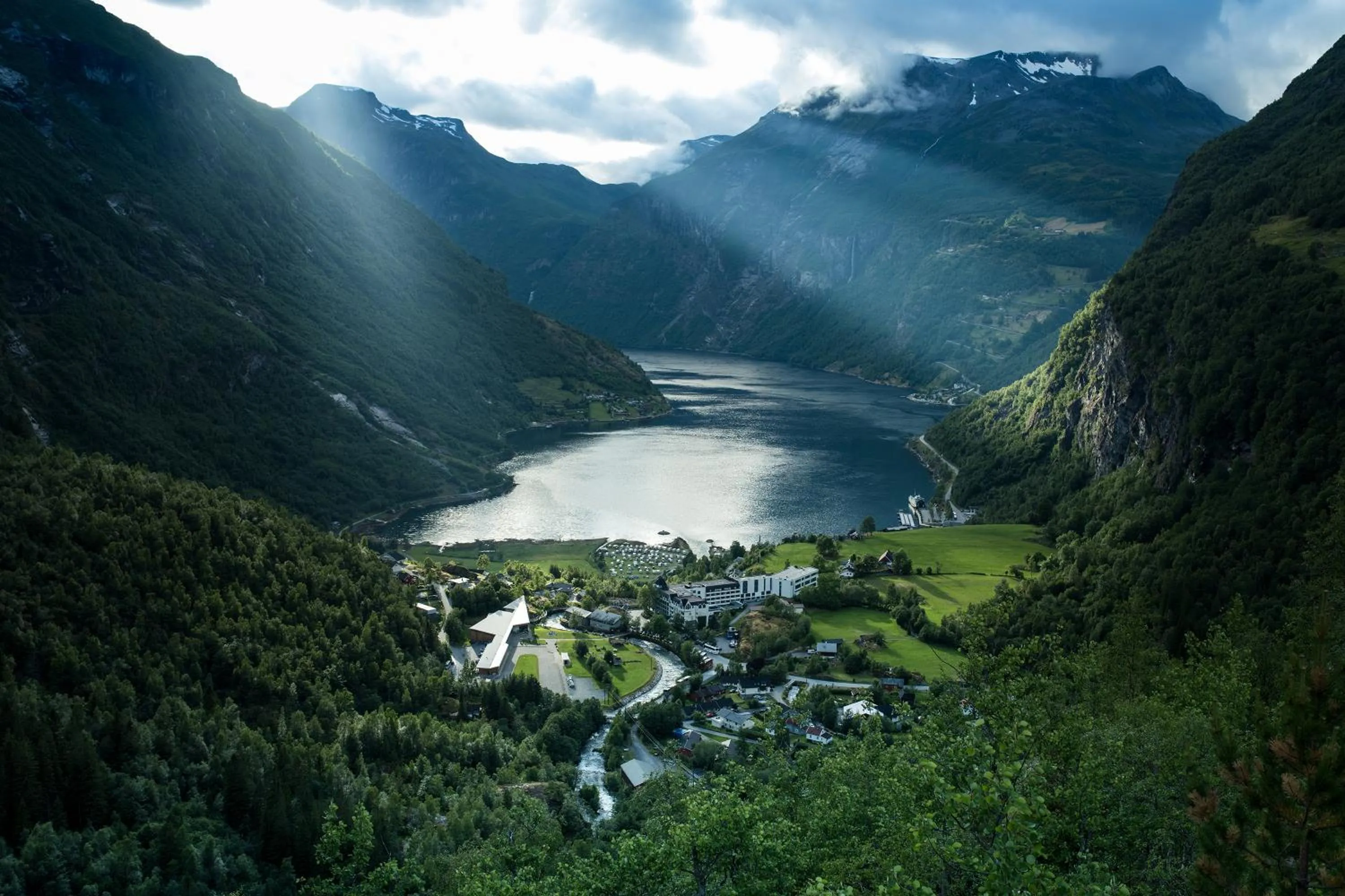 Natural landscape in Hotel Union Geiranger Bad & Spa