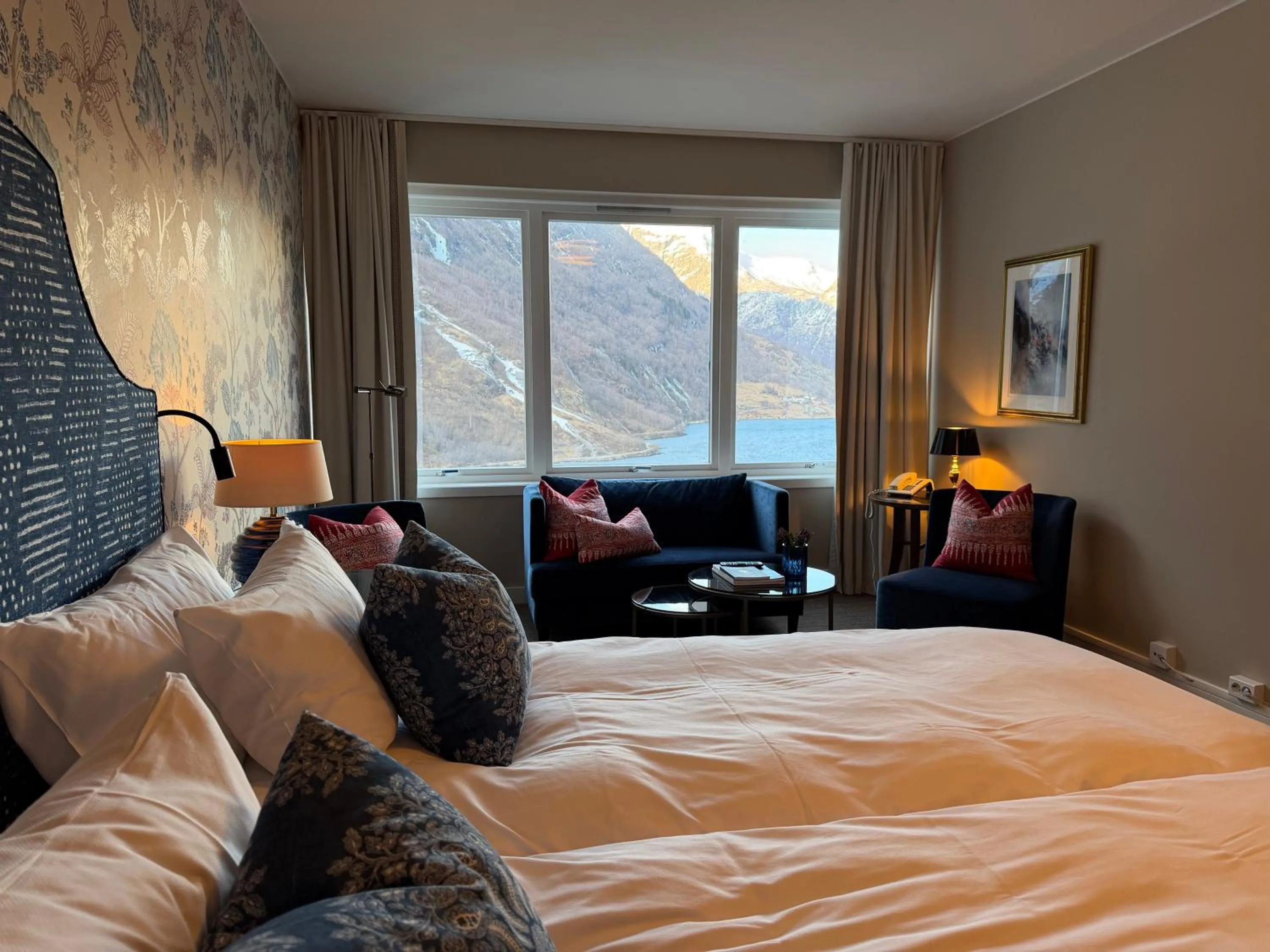 Bed in Hotel Union Geiranger Bad & Spa