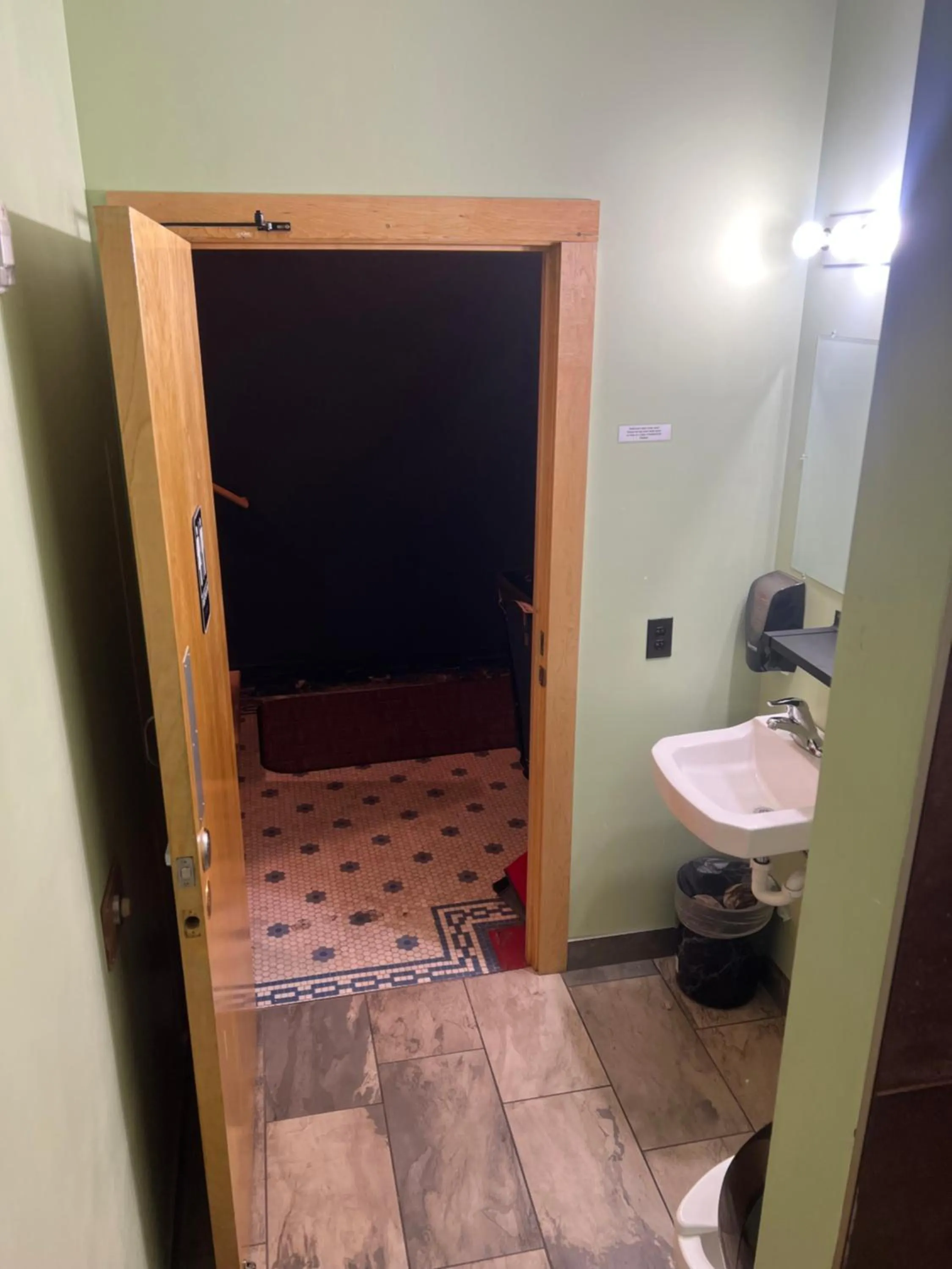 Bathroom in Hostel du Nord