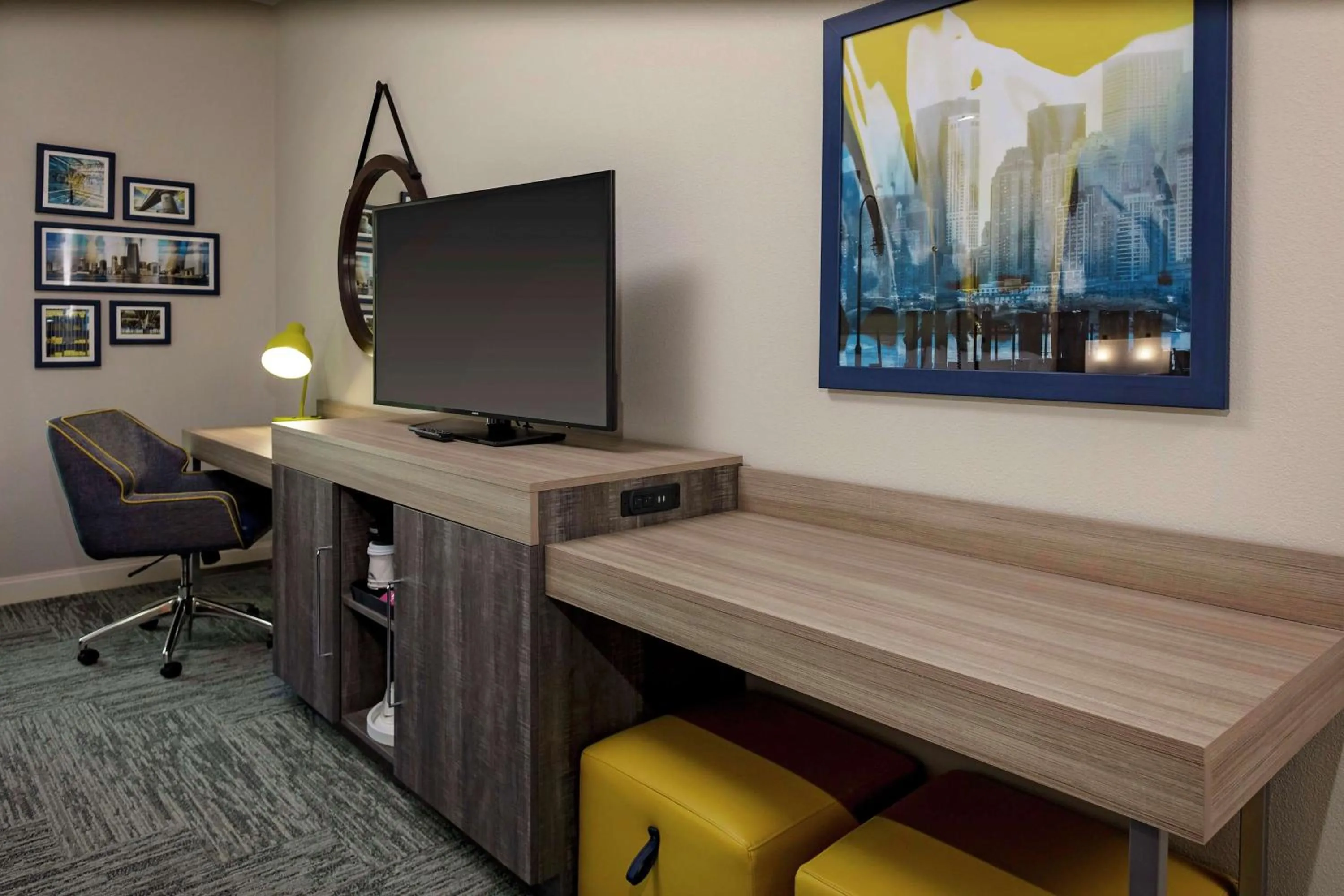 Bedroom in Hampton Inn Cranbury