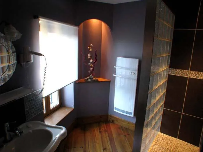 Bathroom in L'Ancien Presbytère