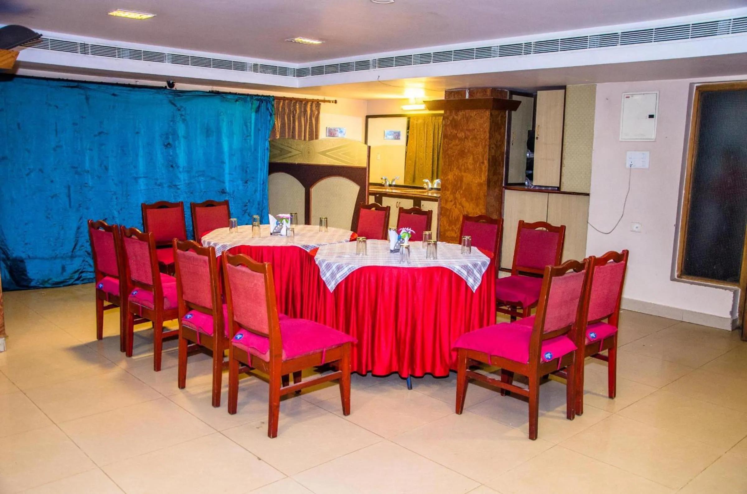 Business facilities in Hotel Akshaya