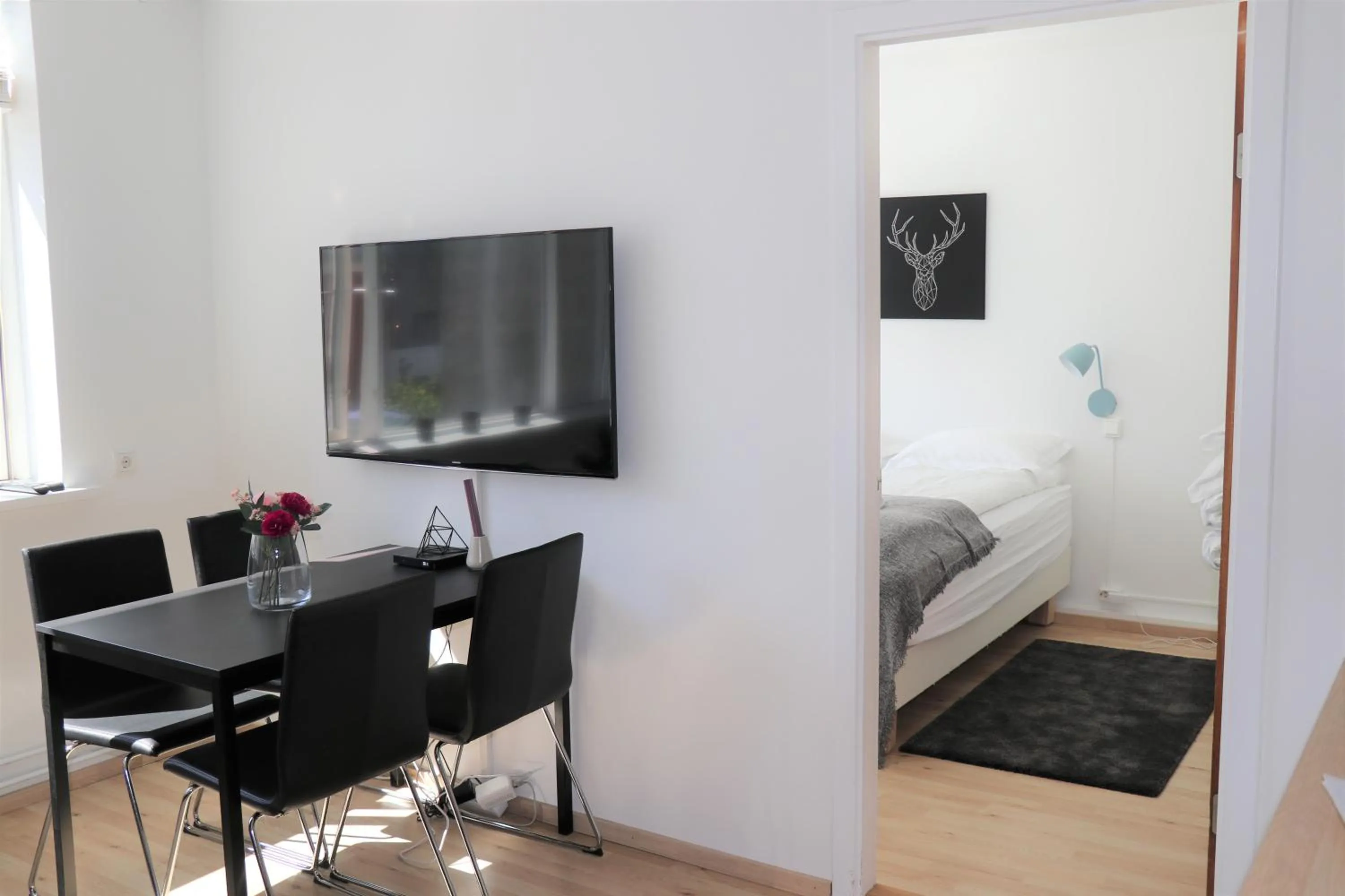 TV and multimedia, Bed in Odinn Reykjavik Skolavordustigur Apartments