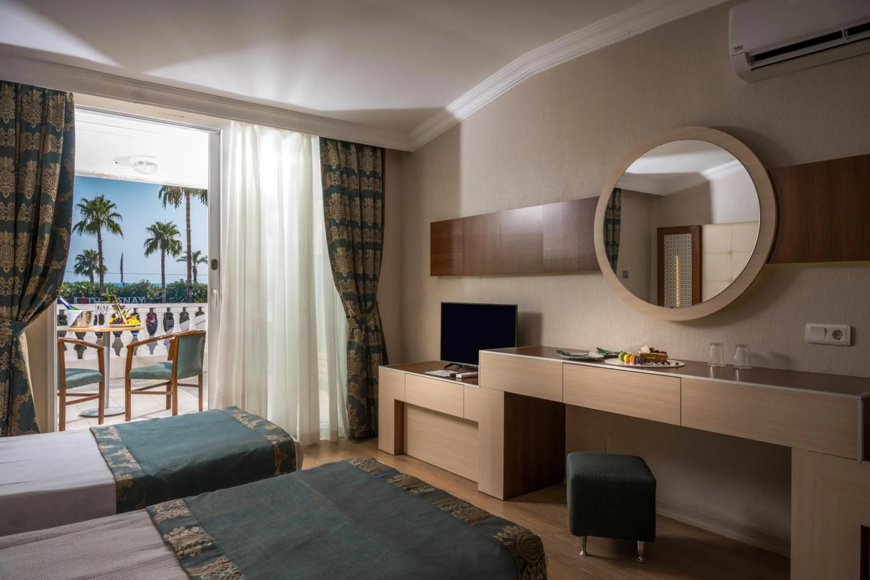 Bedroom, Bed in Beach Club Doganay Hotel - All Inclusive