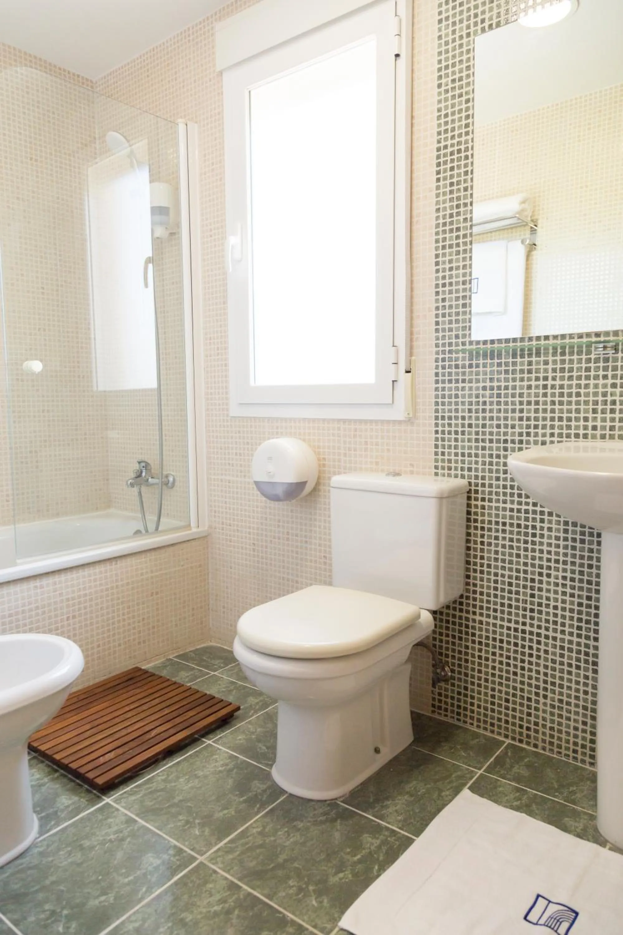 Shower in Hostal Pradaria