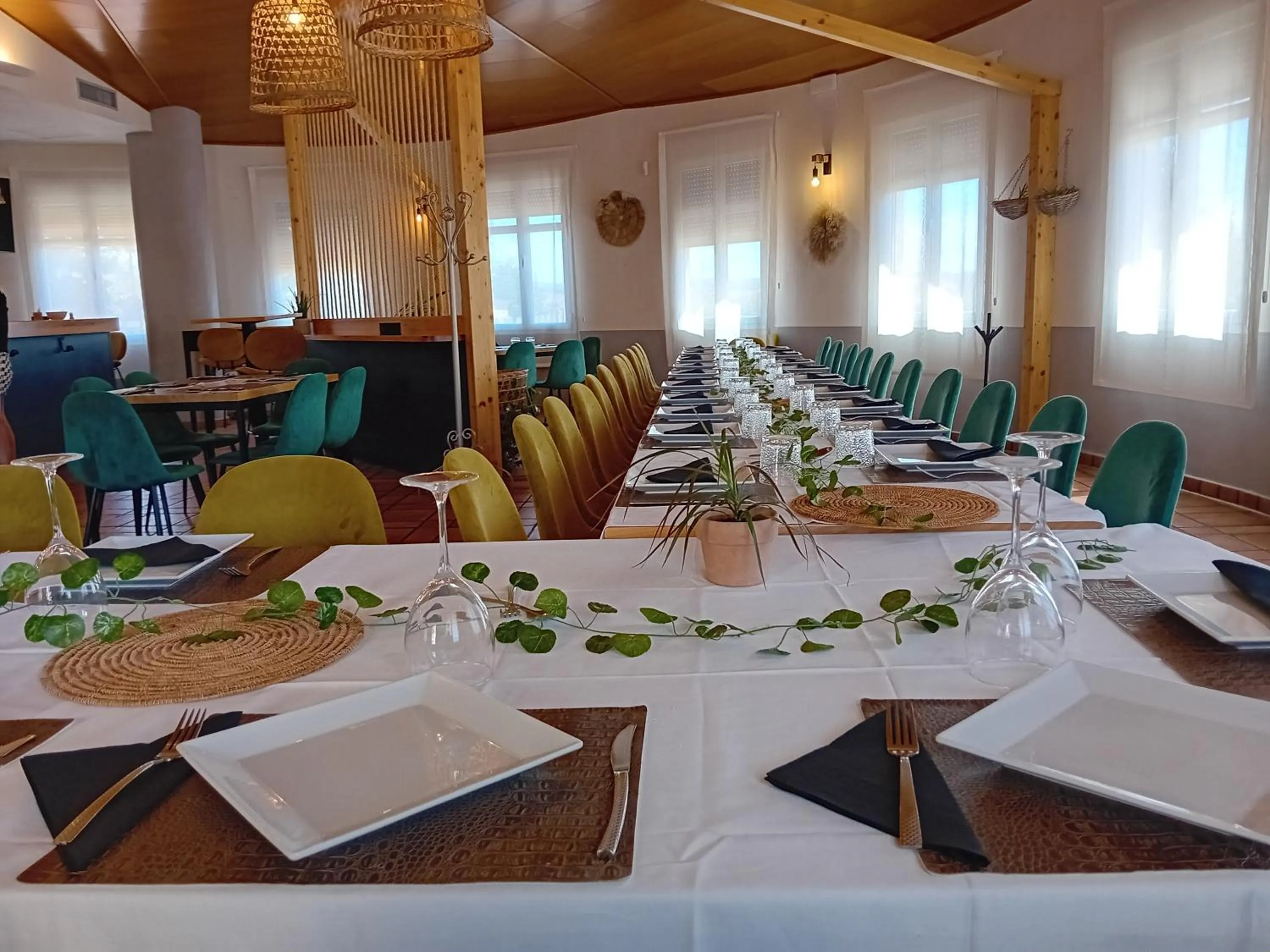 Restaurant/places to eat in Hostal Pradaria