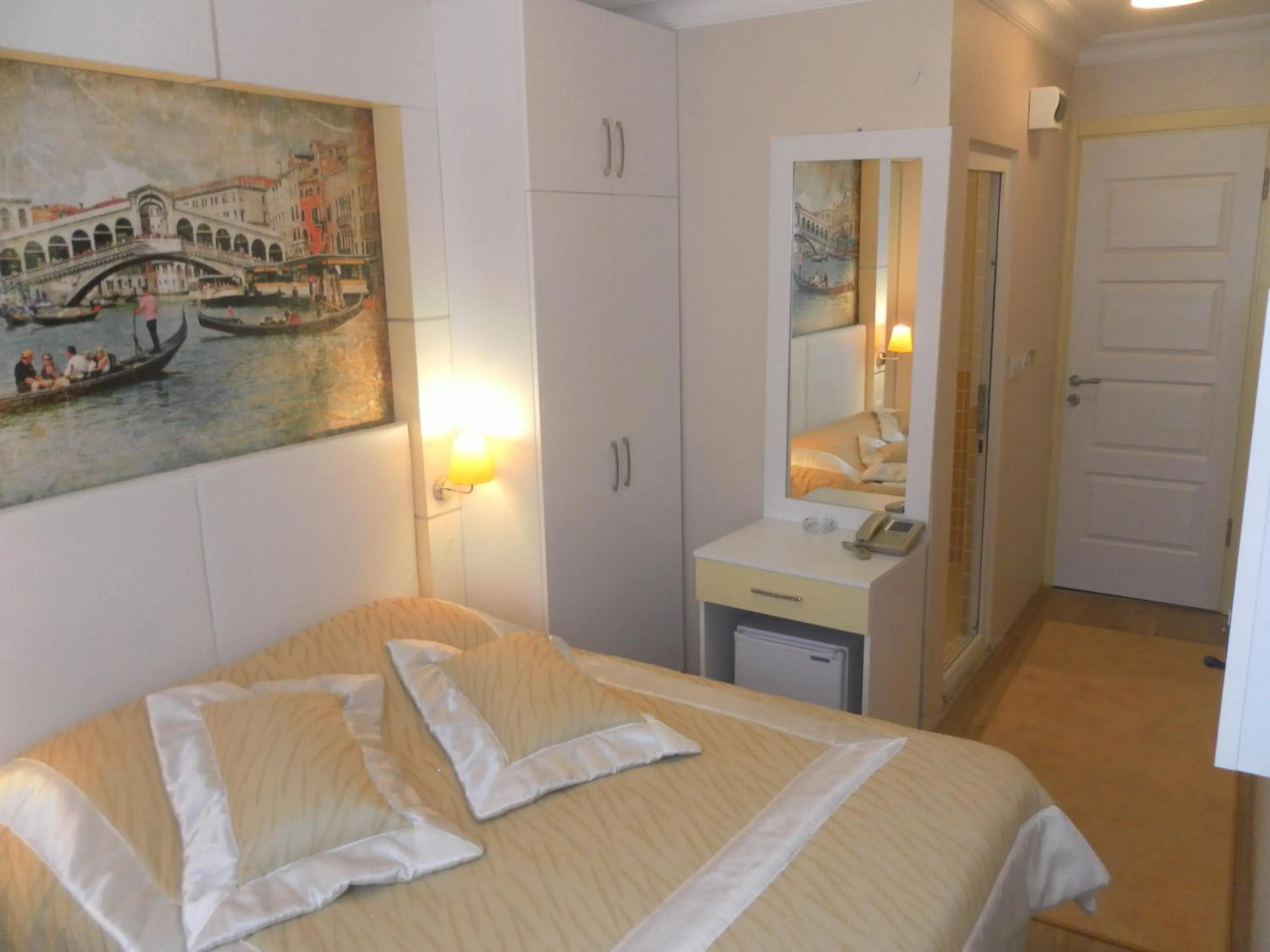 Bed in Hotel La White