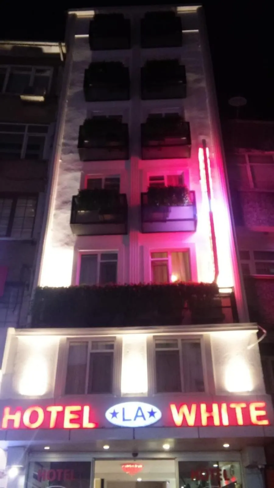 Facade/entrance, Property Building in Hotel La White