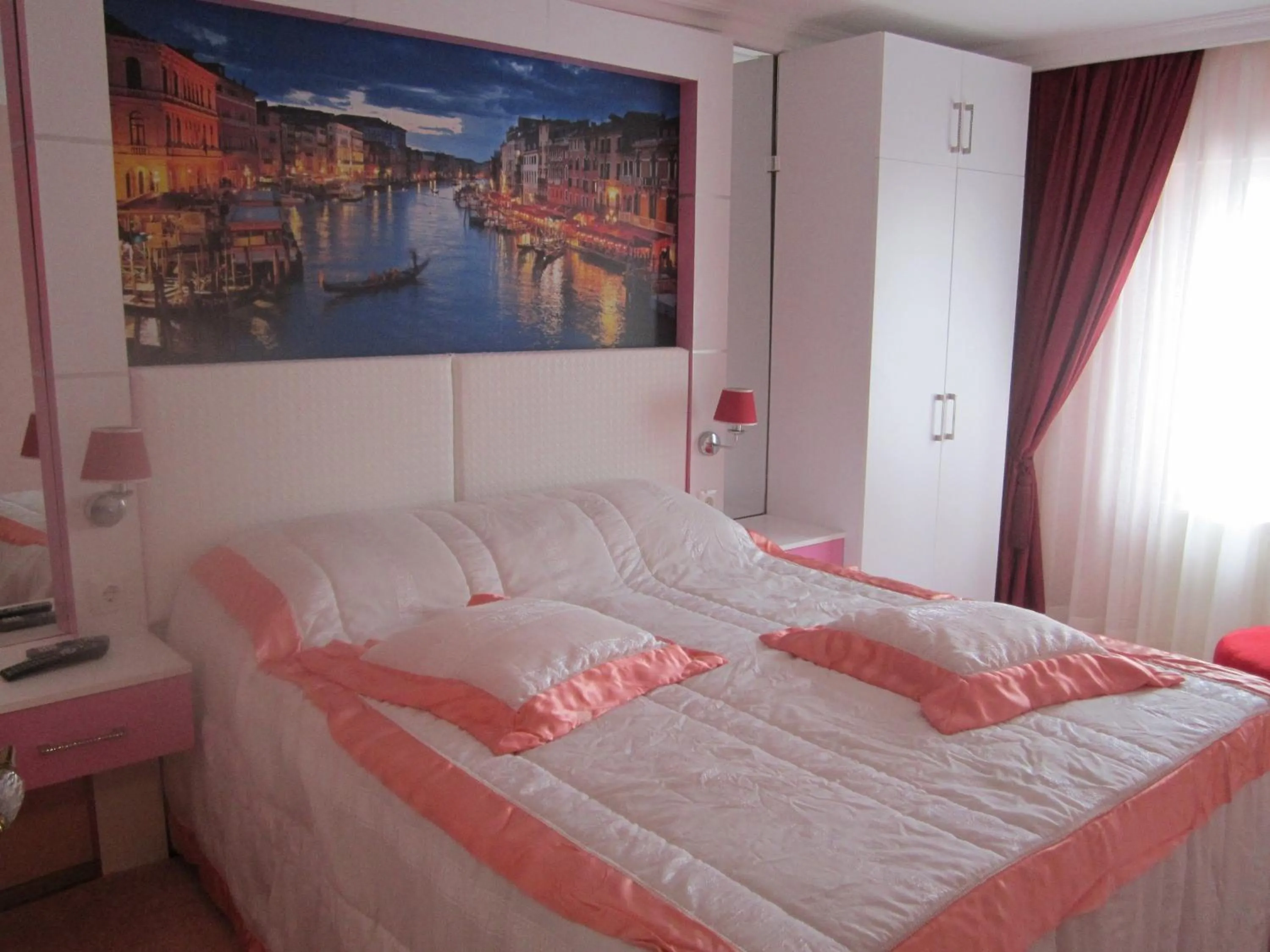 Bedroom in Hotel La White