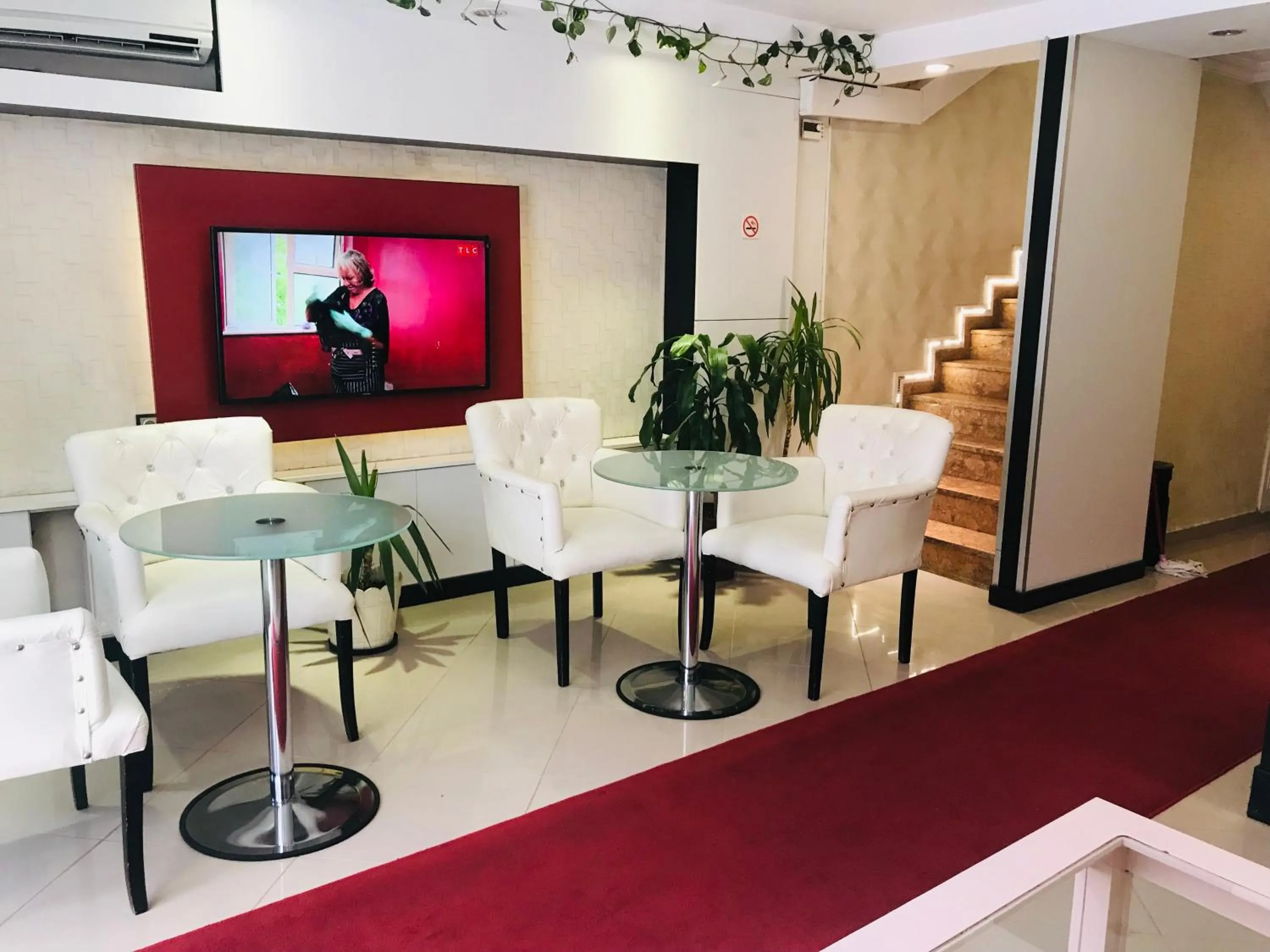 Lobby or reception in Hotel La White