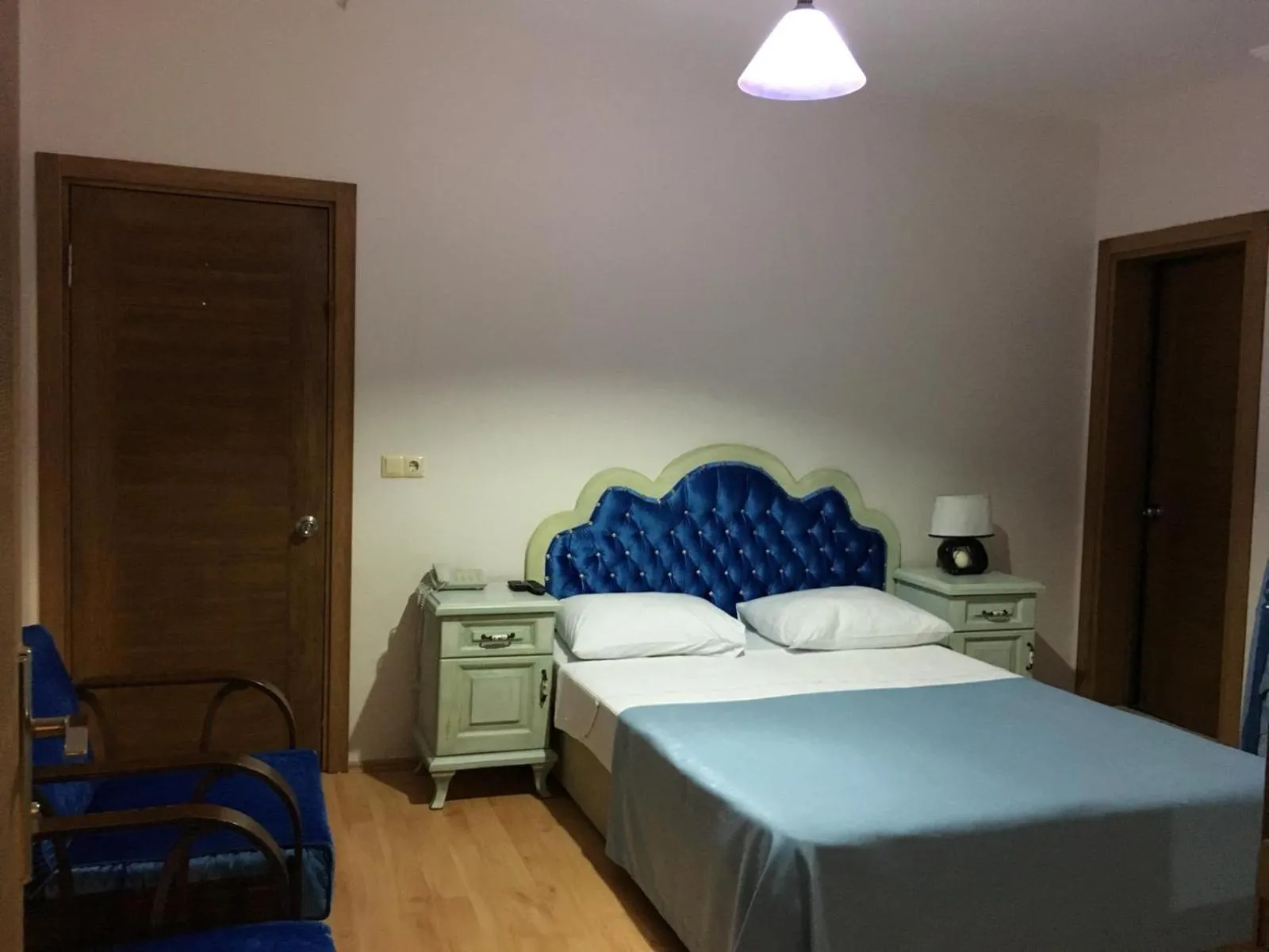 Photo of the whole room, Bed in Sapanca Dilek Konagi Hotel